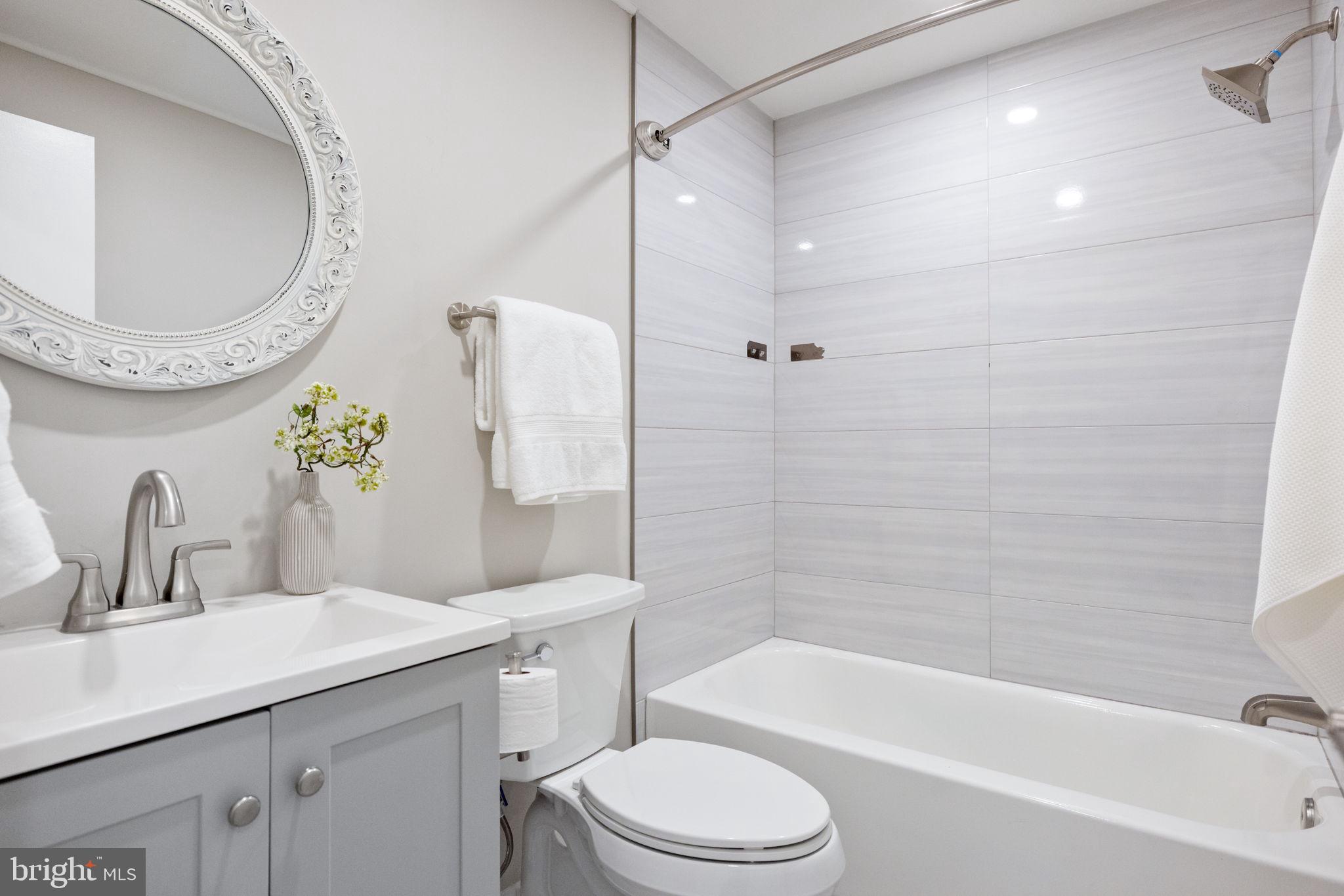 HIDDENBROOK - Residential