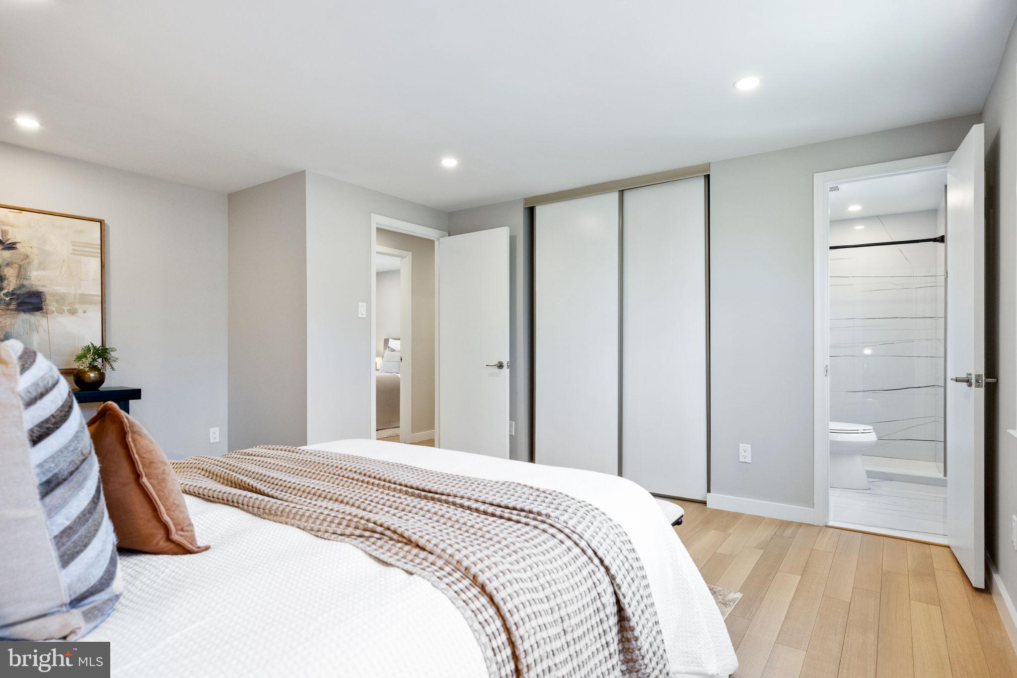 HIDDENBROOK - Residential