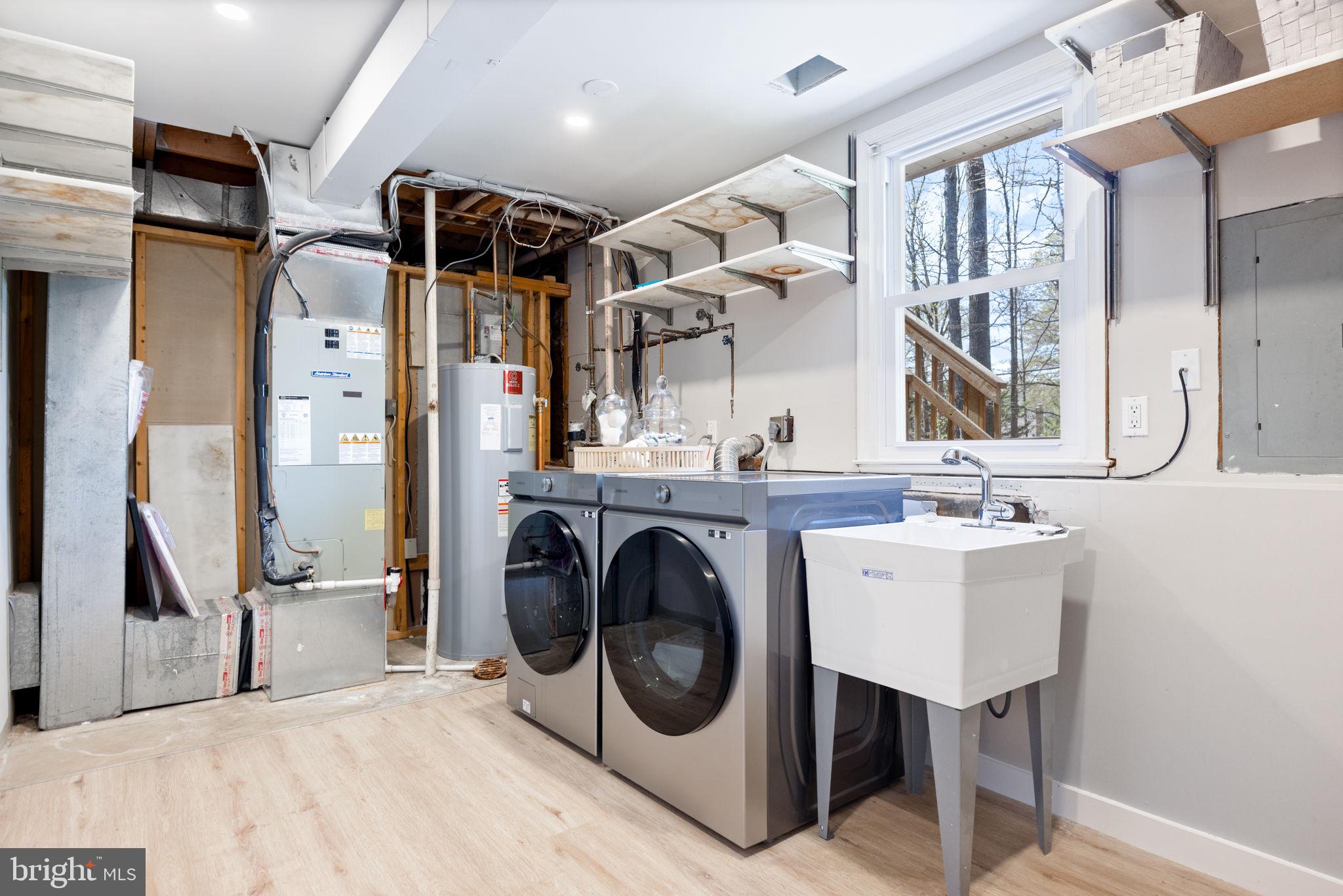 HIDDENBROOK - Residential