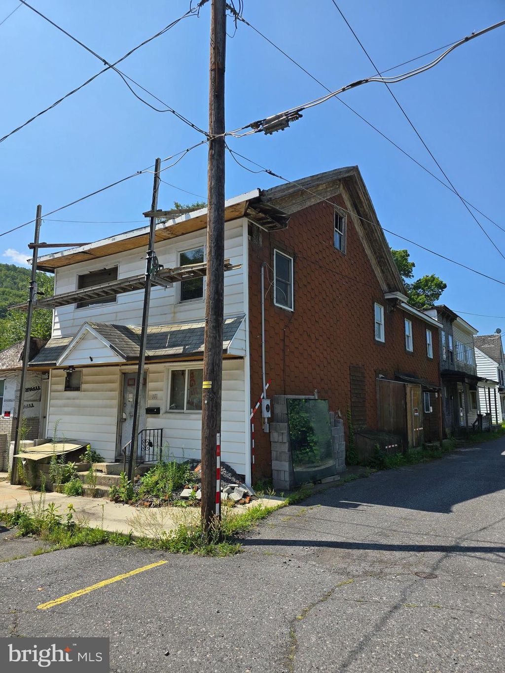 Photo of 101 Bridge Street, MAHANOY PLANE, PA 17949 (MLS # PASK2023242)
