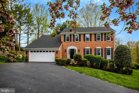 1630 LOZANO DRIVE VIENNA VA 22182