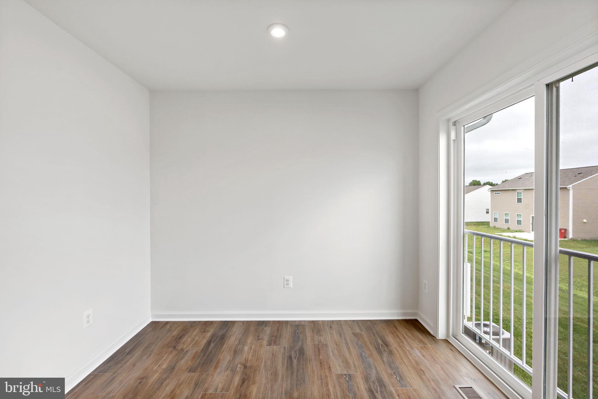 OVERLOOK AT RIVERSIDE TOWNHOMES - Residential