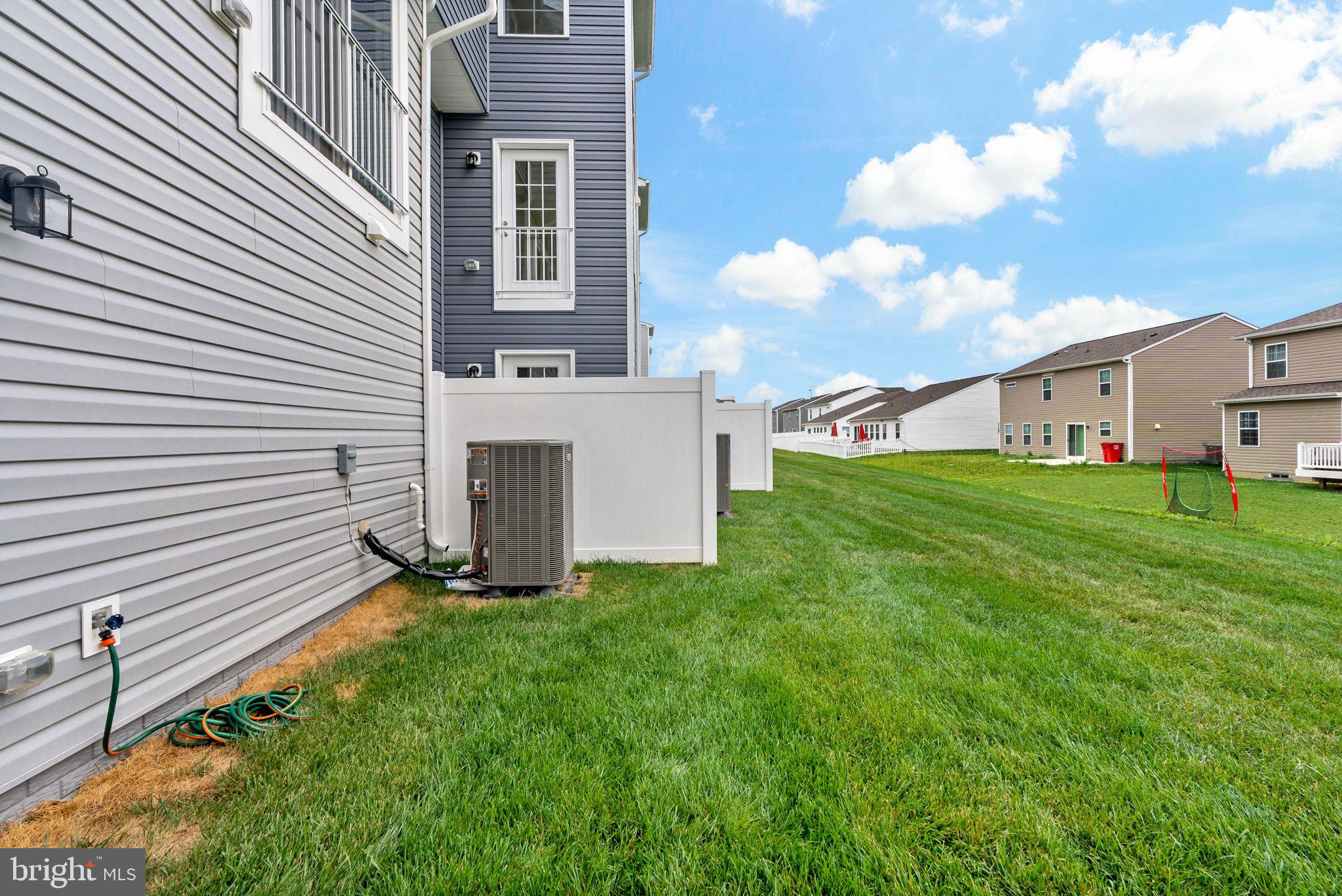 OVERLOOK AT RIVERSIDE TOWNHOMES - Residential