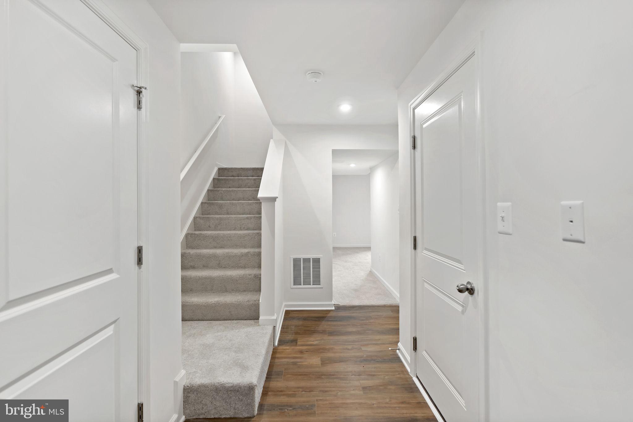 OVERLOOK AT RIVERSIDE TOWNHOMES - Residential