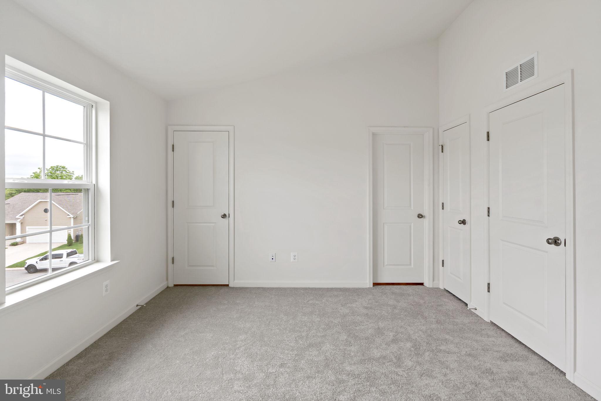 OVERLOOK AT RIVERSIDE TOWNHOMES - Residential