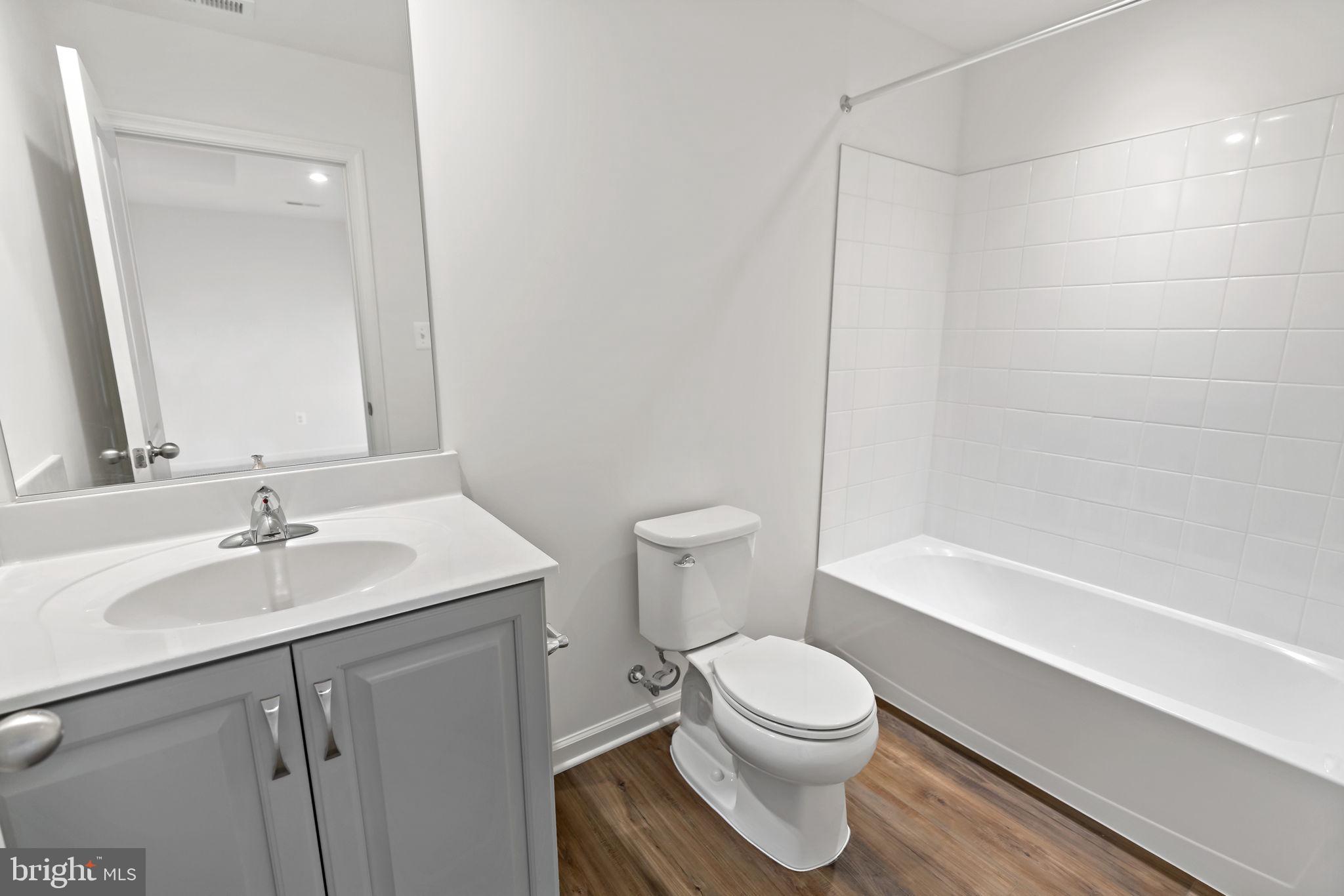 OVERLOOK AT RIVERSIDE TOWNHOMES - Residential