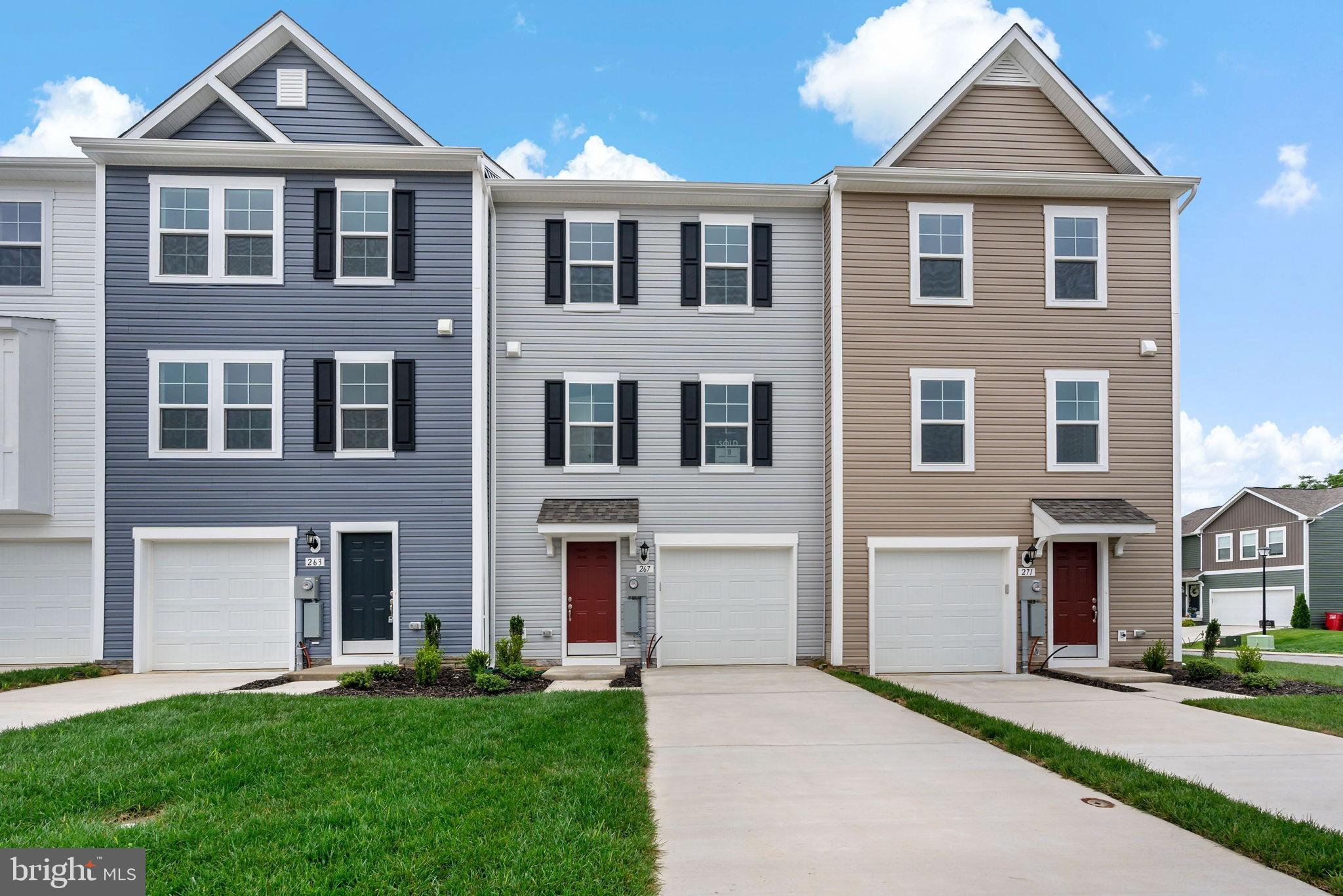 267 CLIFTON MANOR