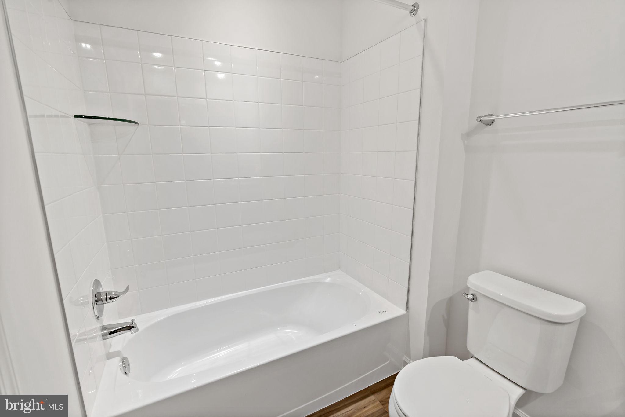 OVERLOOK AT RIVERSIDE TOWNHOMES - Residential