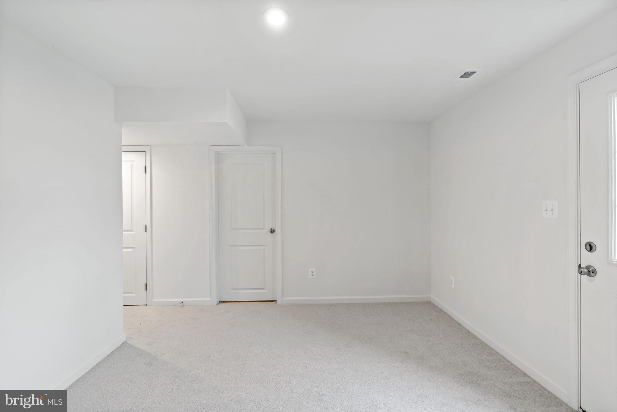 OVERLOOK AT RIVERSIDE TOWNHOMES - Residential