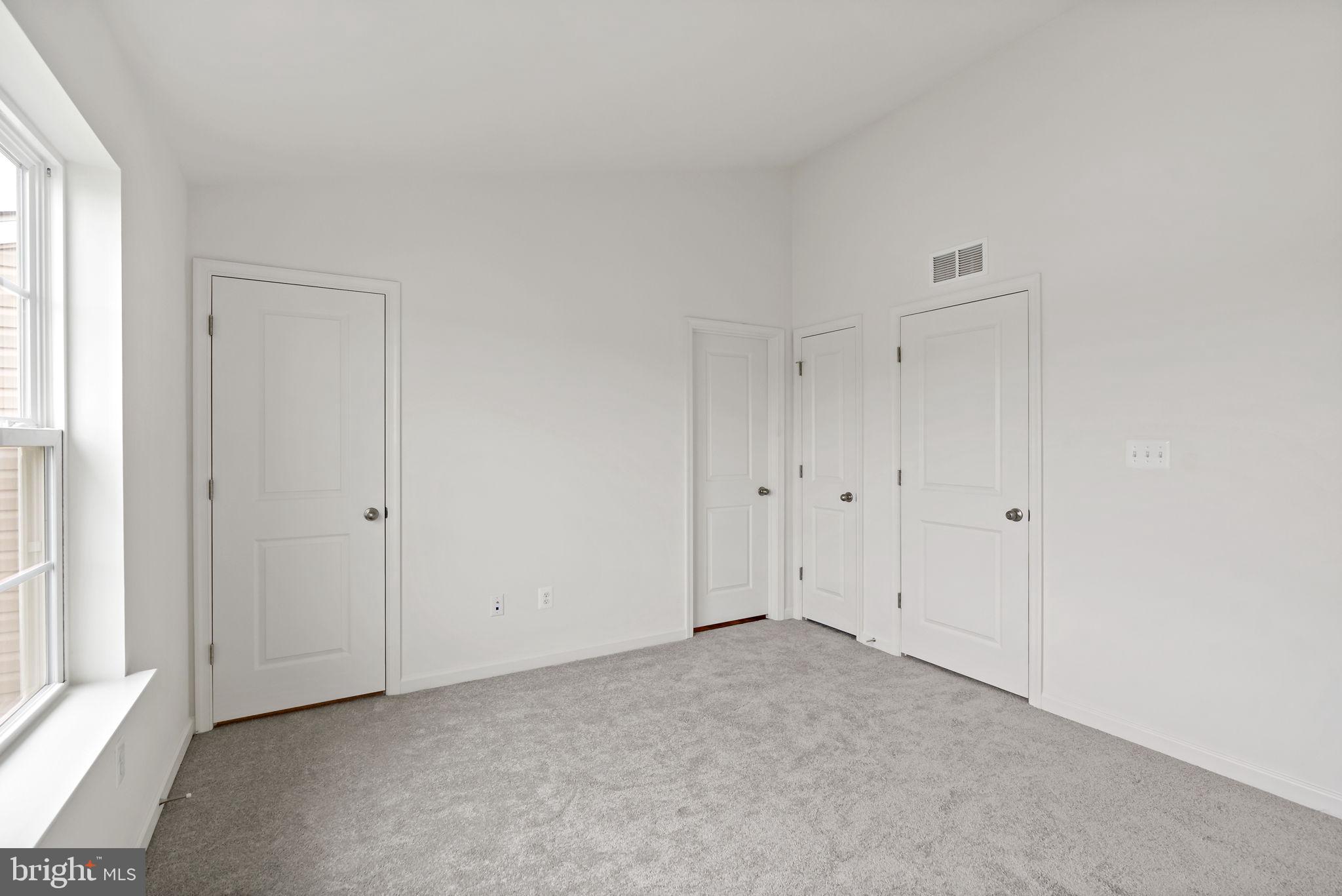 OVERLOOK AT RIVERSIDE TOWNHOMES - Residential