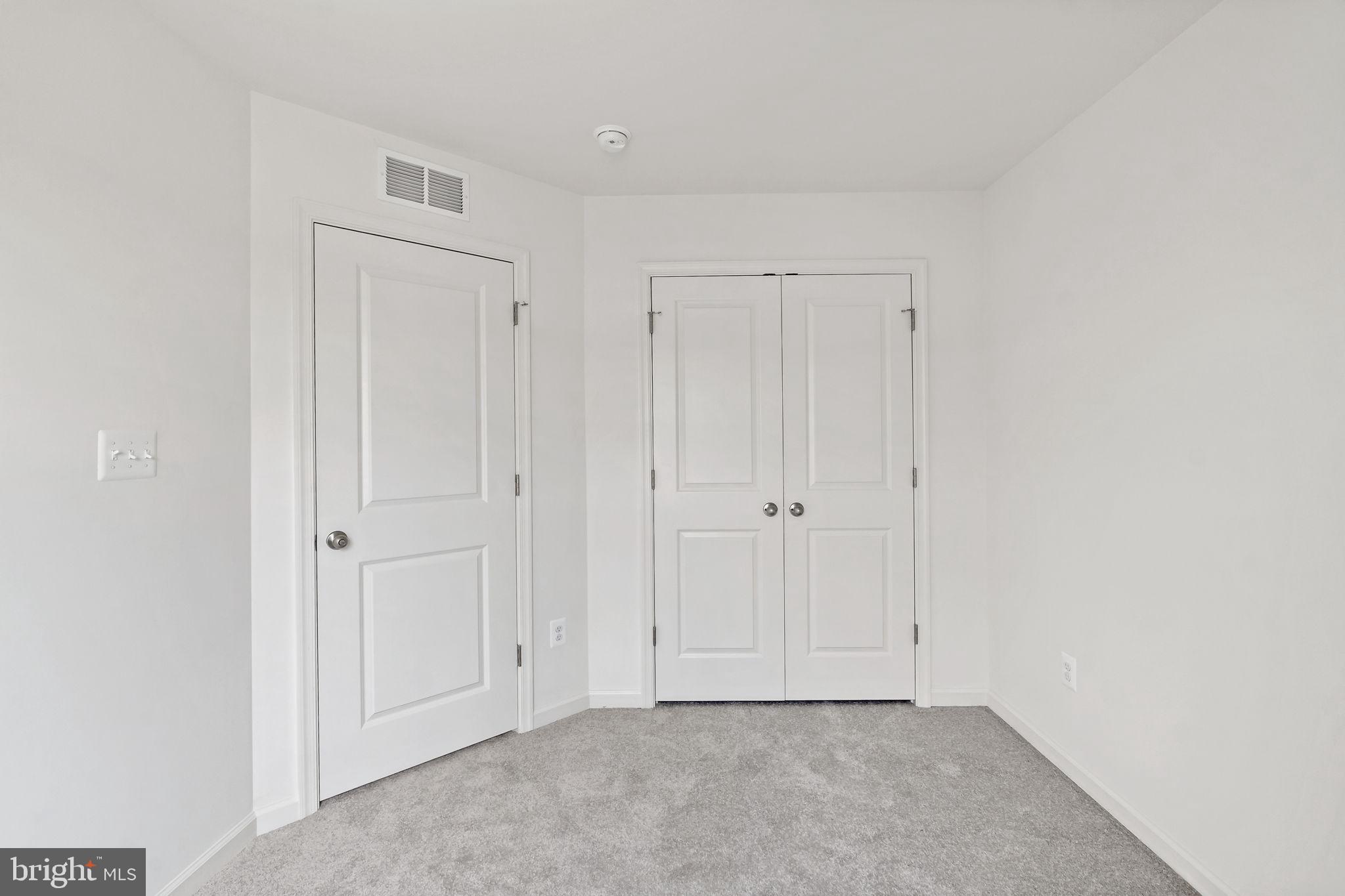 OVERLOOK AT RIVERSIDE TOWNHOMES - Residential