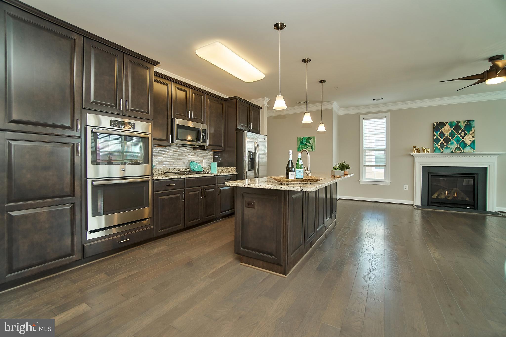 DISCOVERY SQUARE - Residential