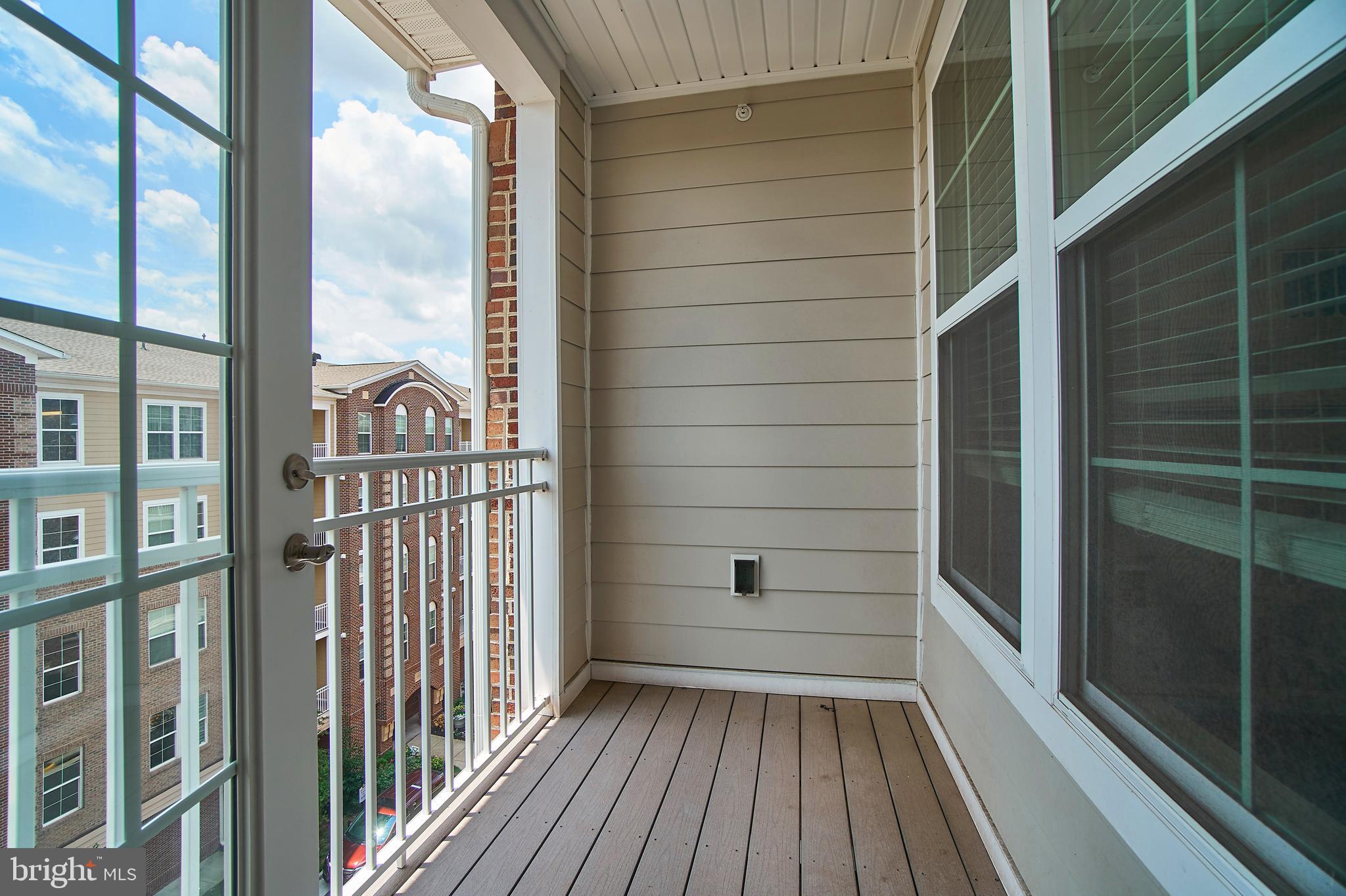 DISCOVERY SQUARE - Residential