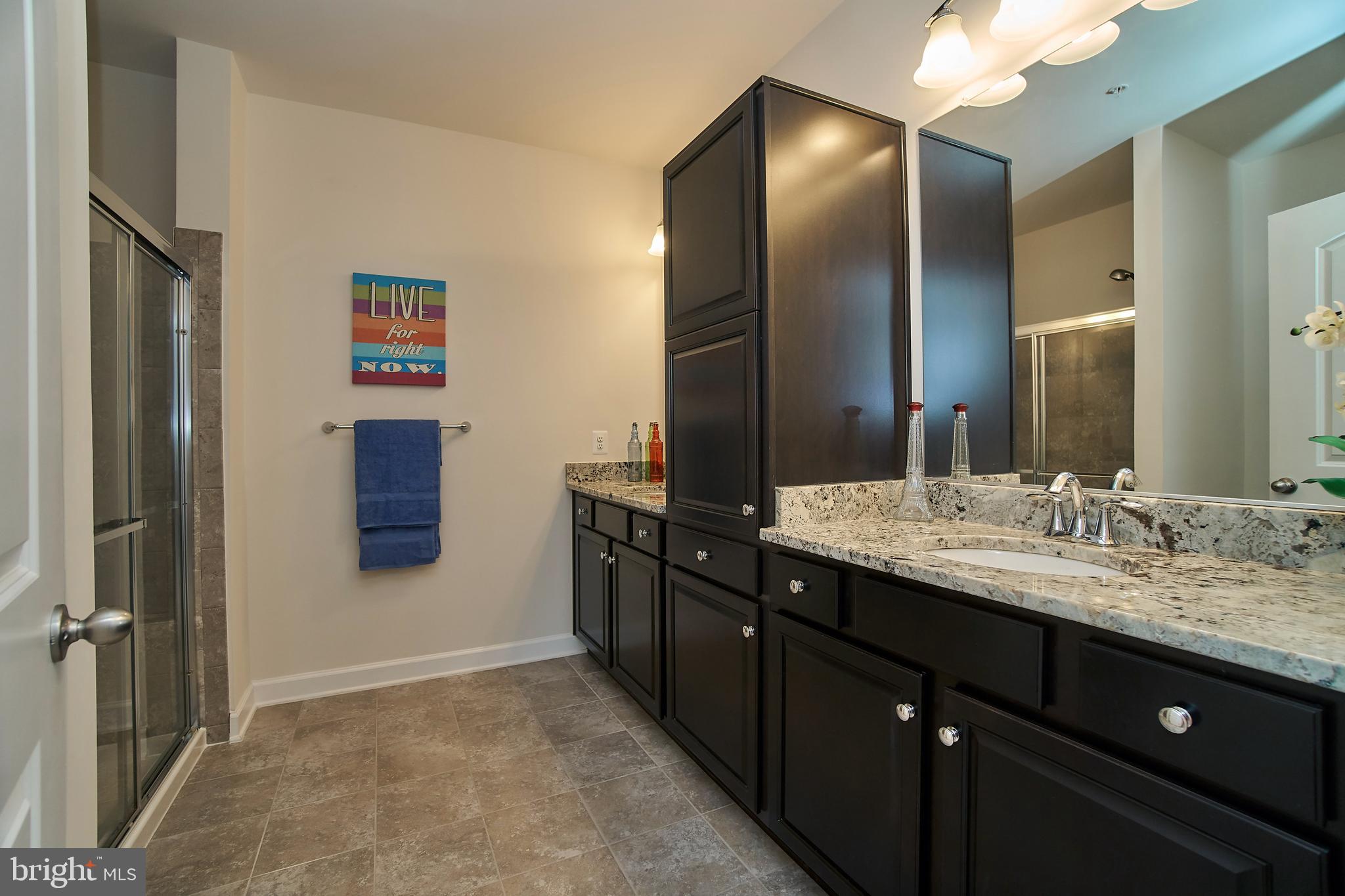 DISCOVERY SQUARE - Residential