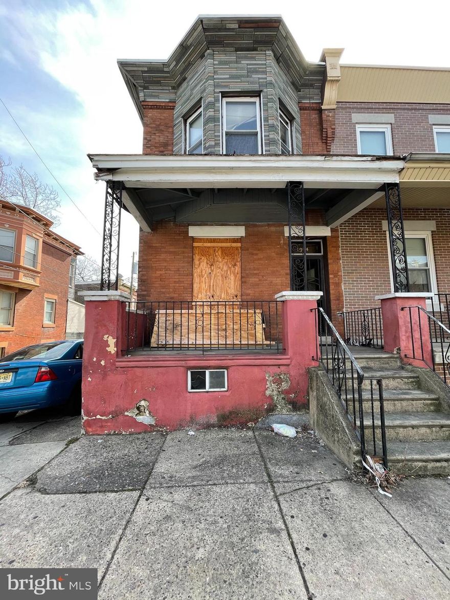 Attention investors to owner occupants who are not afraid to take on a build that will undoubtedly pay off in the years to come. House is in need of a rehab. Large property and could be converted into a duplex . All offers will be presented, $5000 deposit and proof of funds will be required, AS IS addendum and buyer is responsible for u/o. Cash or hard money financing only.  Don't let this opportunity pass you by!
