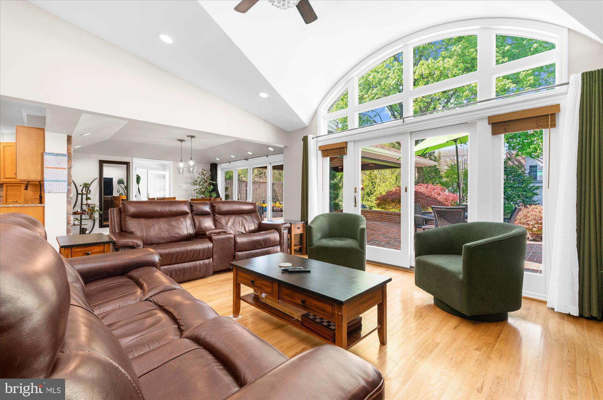 BIRDLAND - Residential