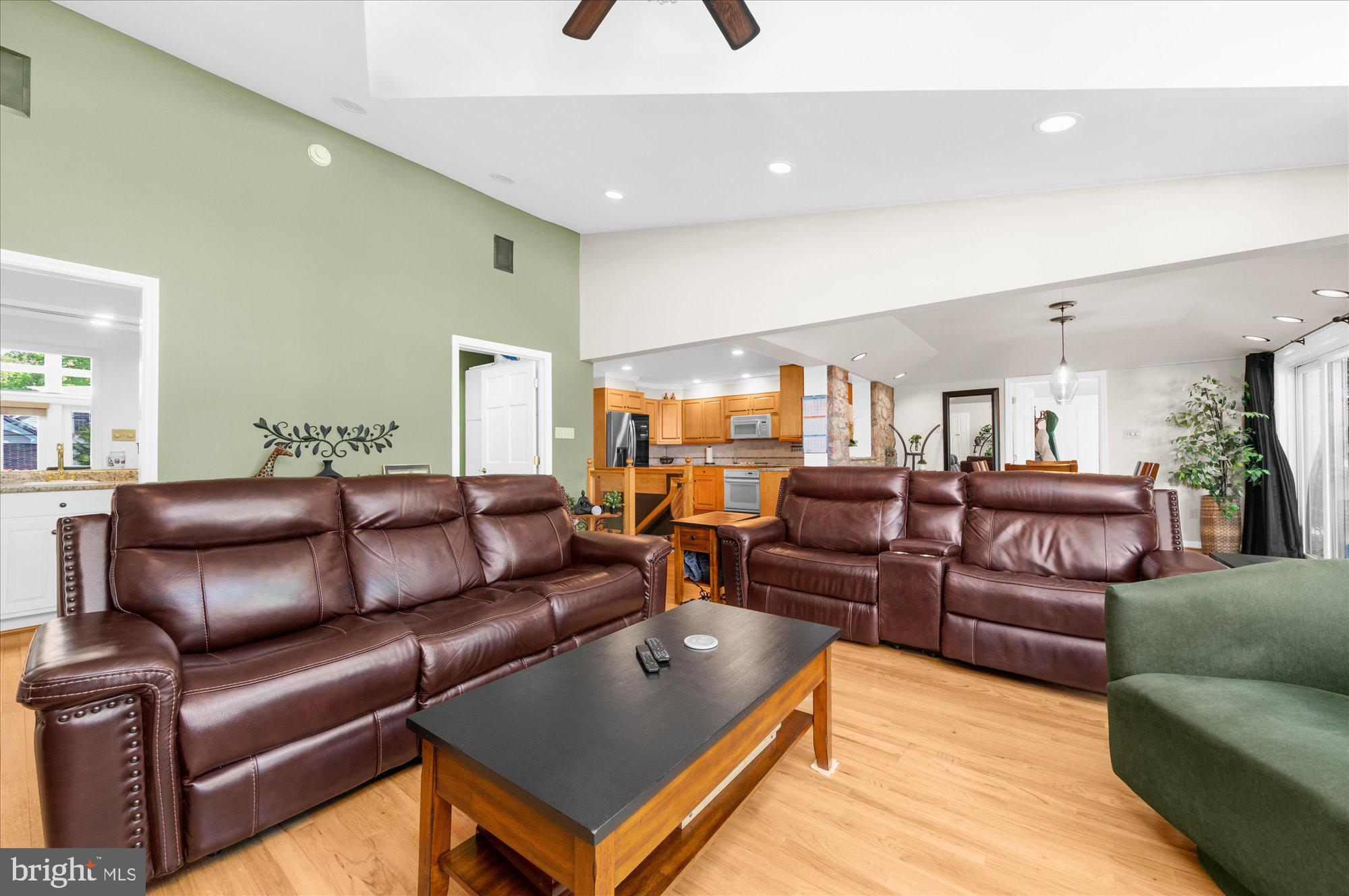 BIRDLAND - Residential