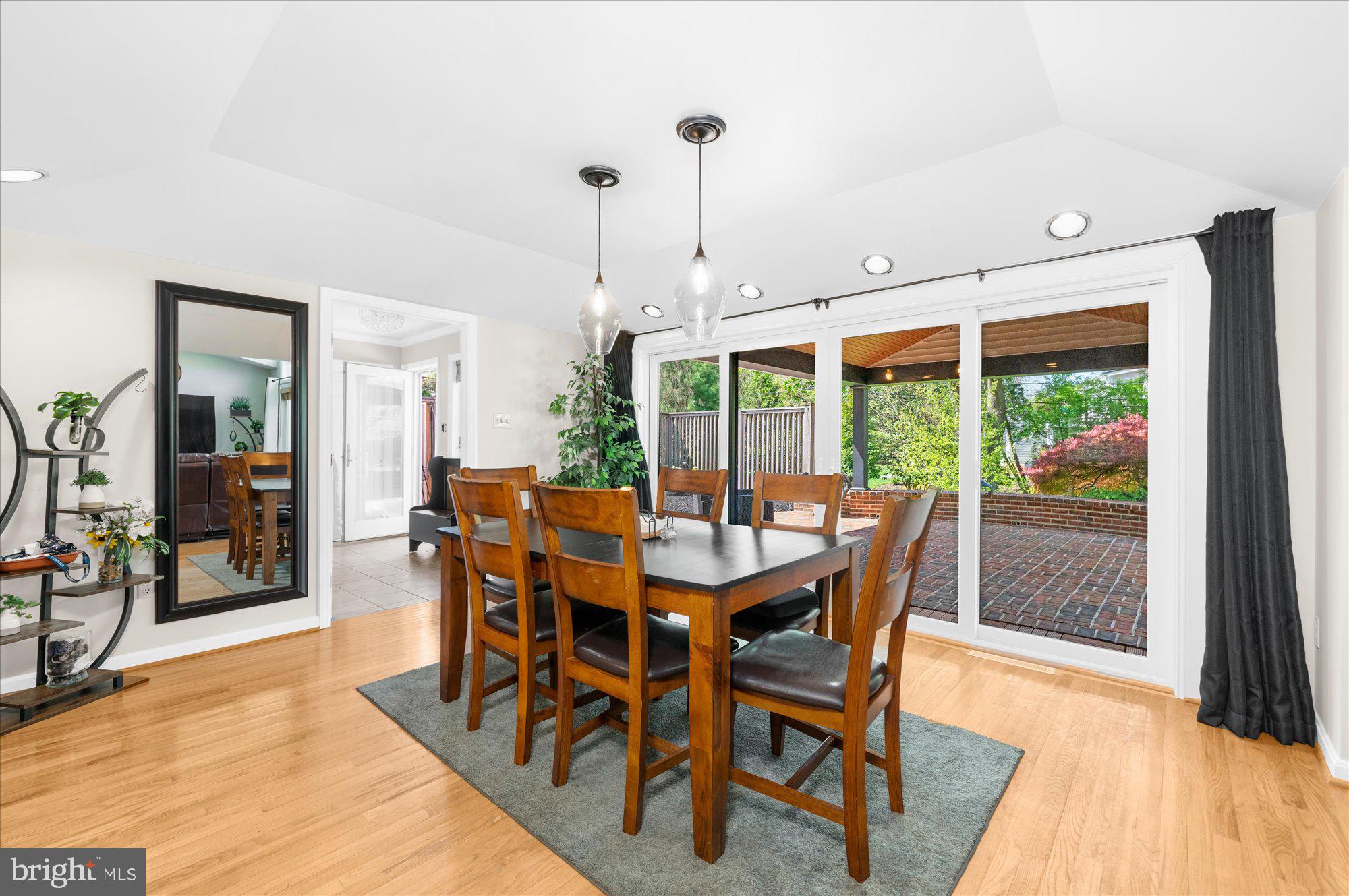BIRDLAND - Residential