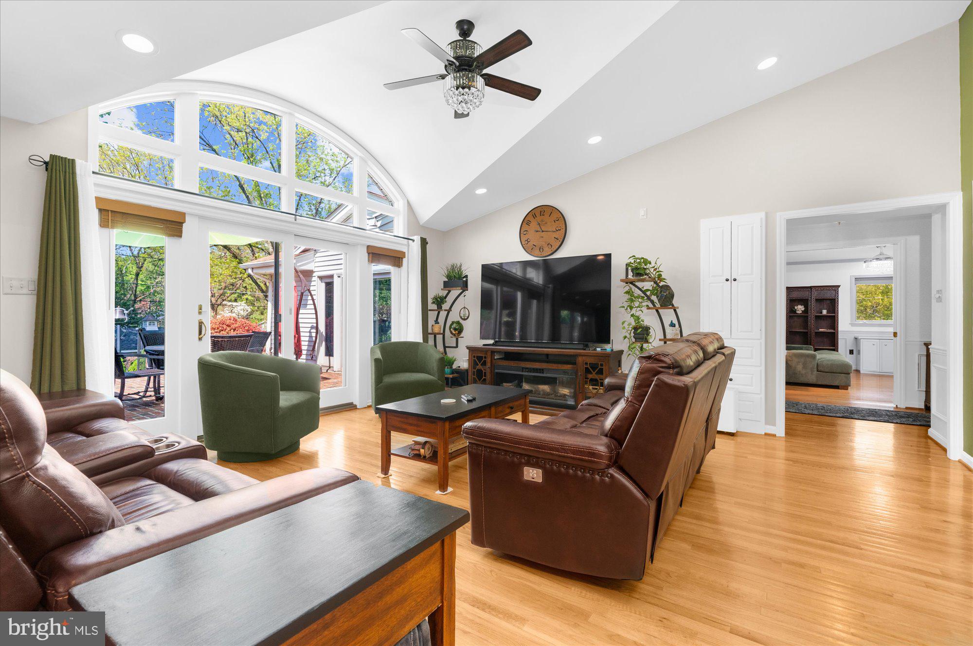 BIRDLAND - Residential