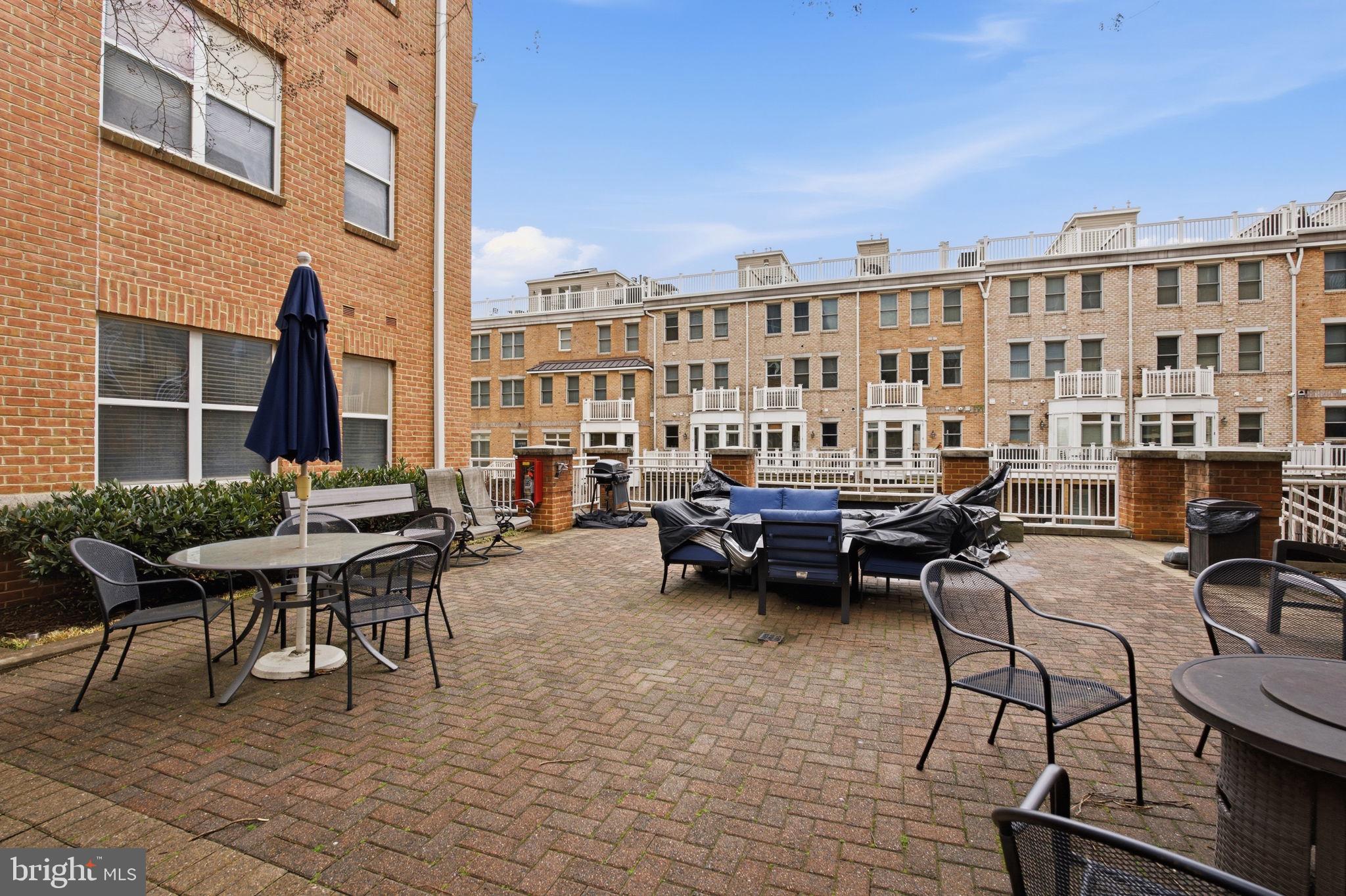 PIERSIDE AT HARBORVIEW - Residential