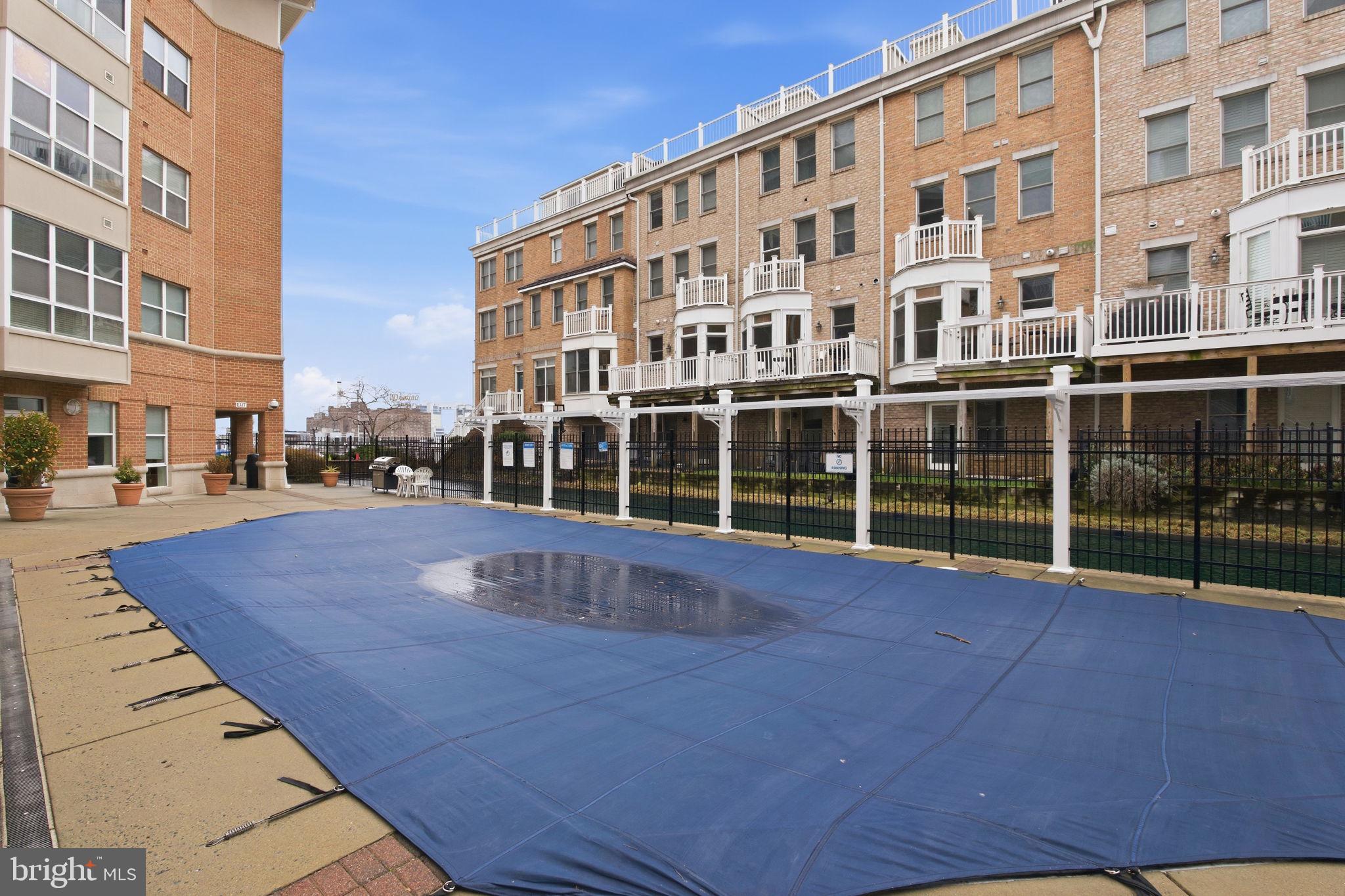 PIERSIDE AT HARBORVIEW - Residential