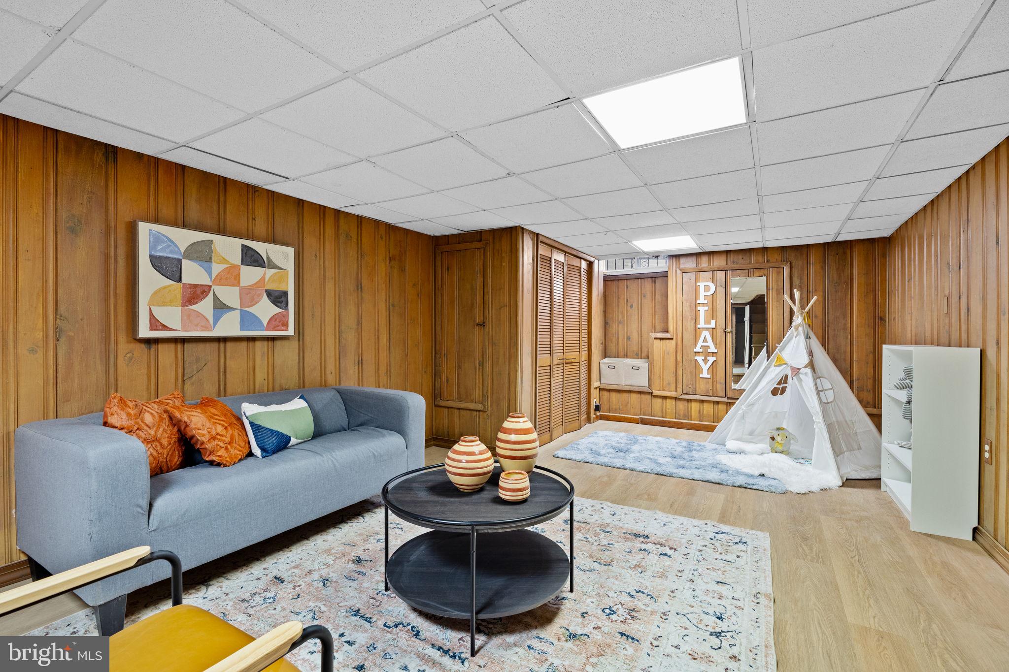 FAIRMOUNT - Residential