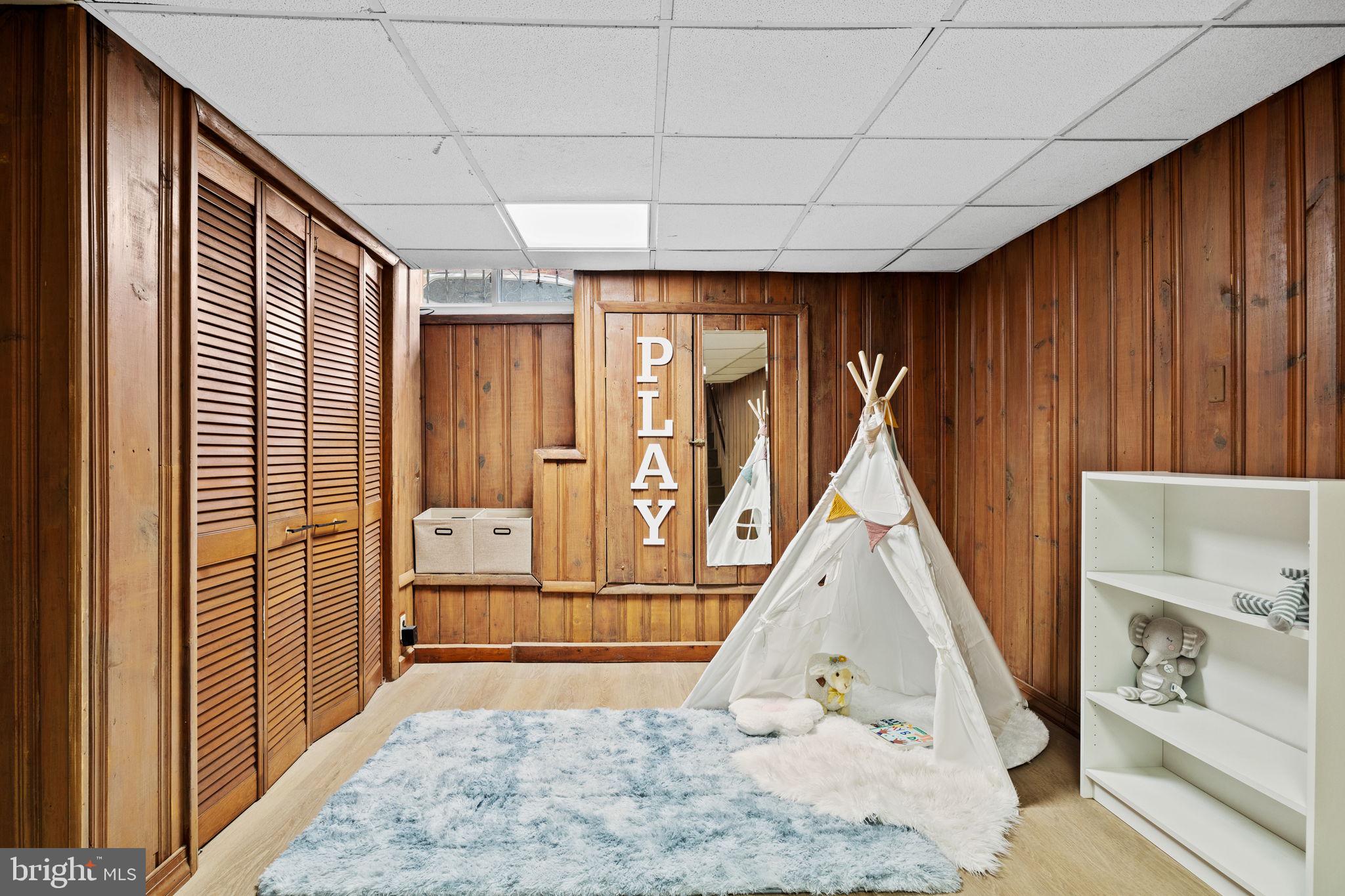 FAIRMOUNT - Residential