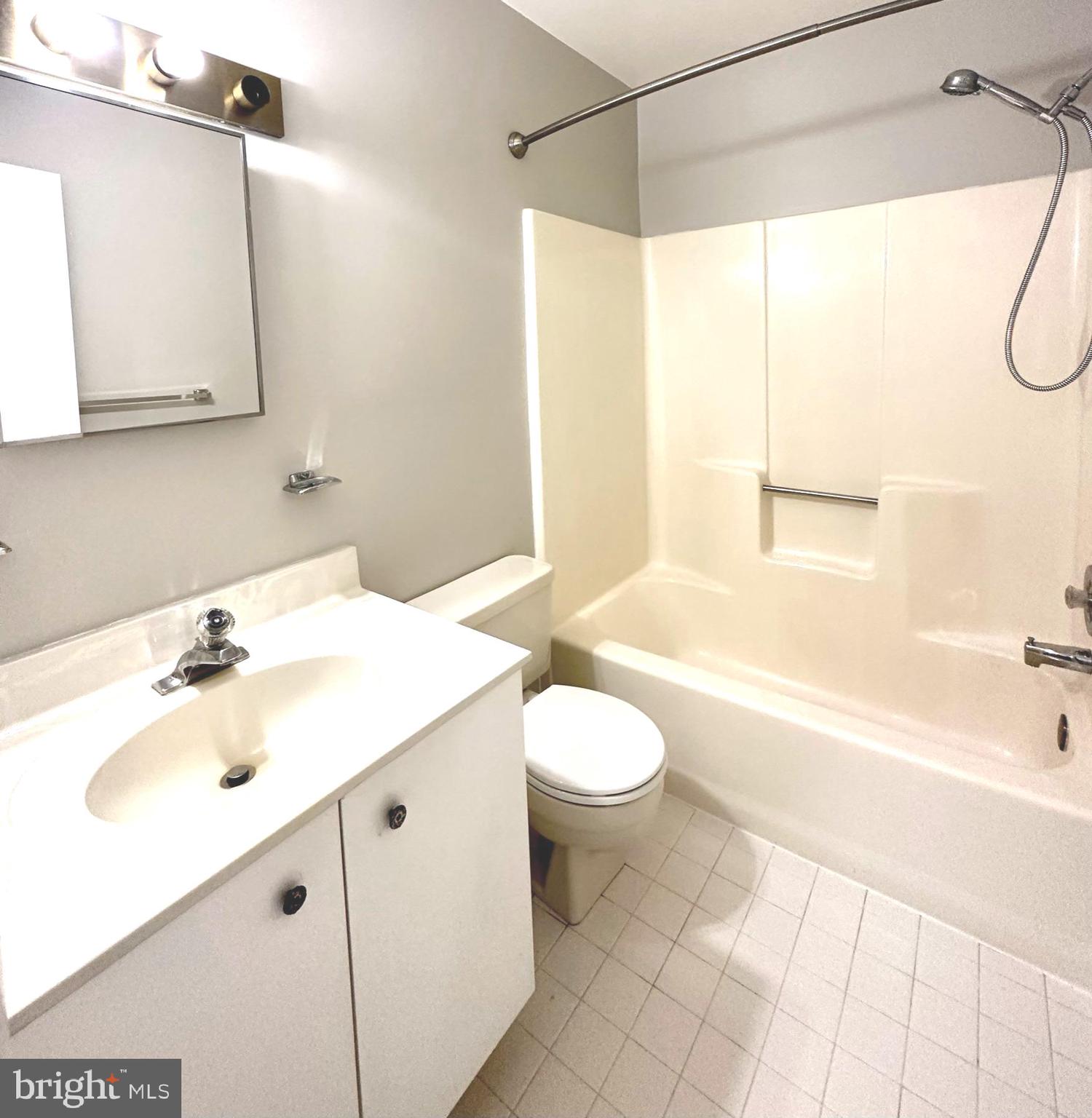 SOMERSET PARK CONDO PHAS - Residential Lease