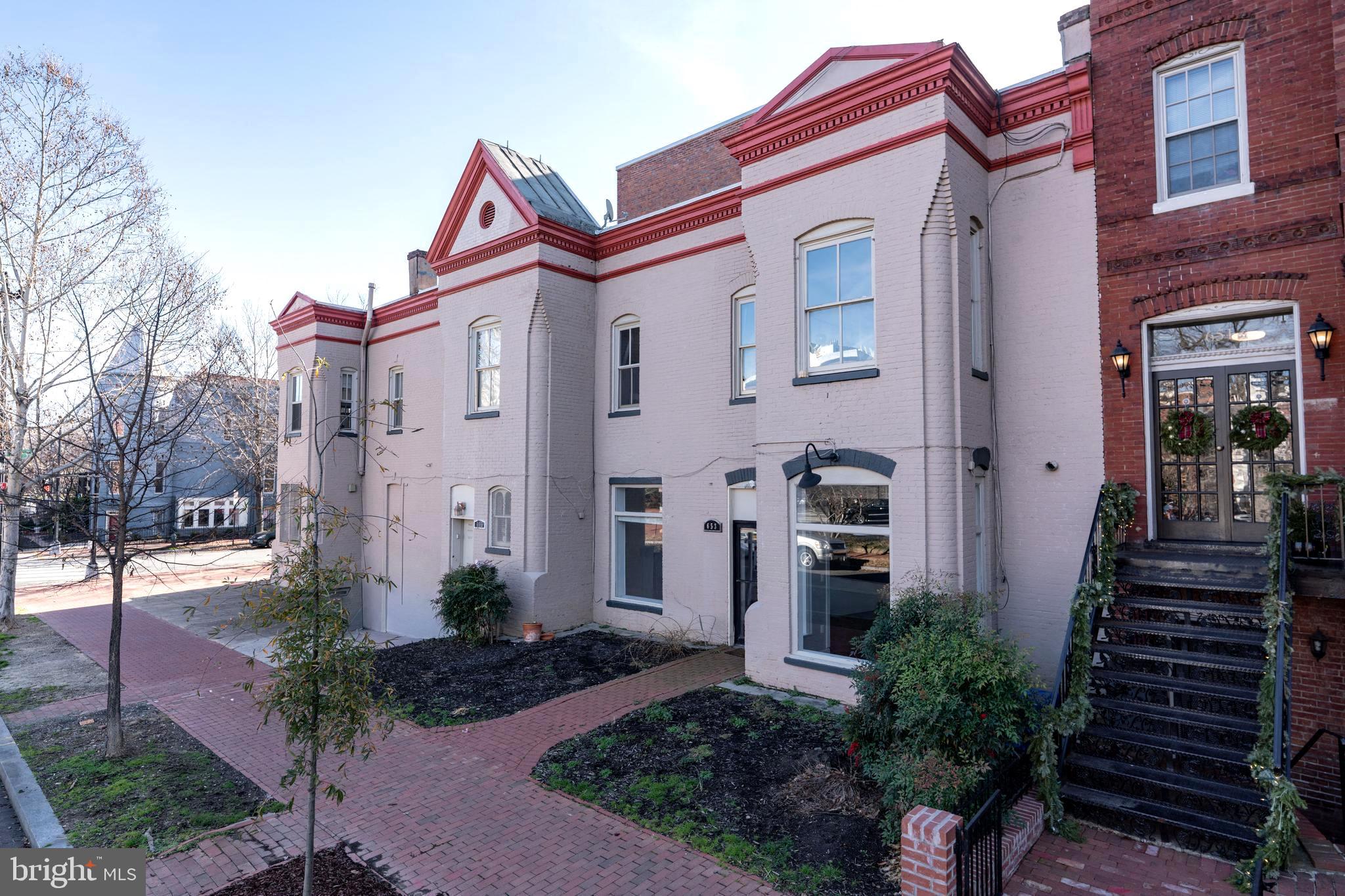 653-655 CONSTITUTION AVENUE NE