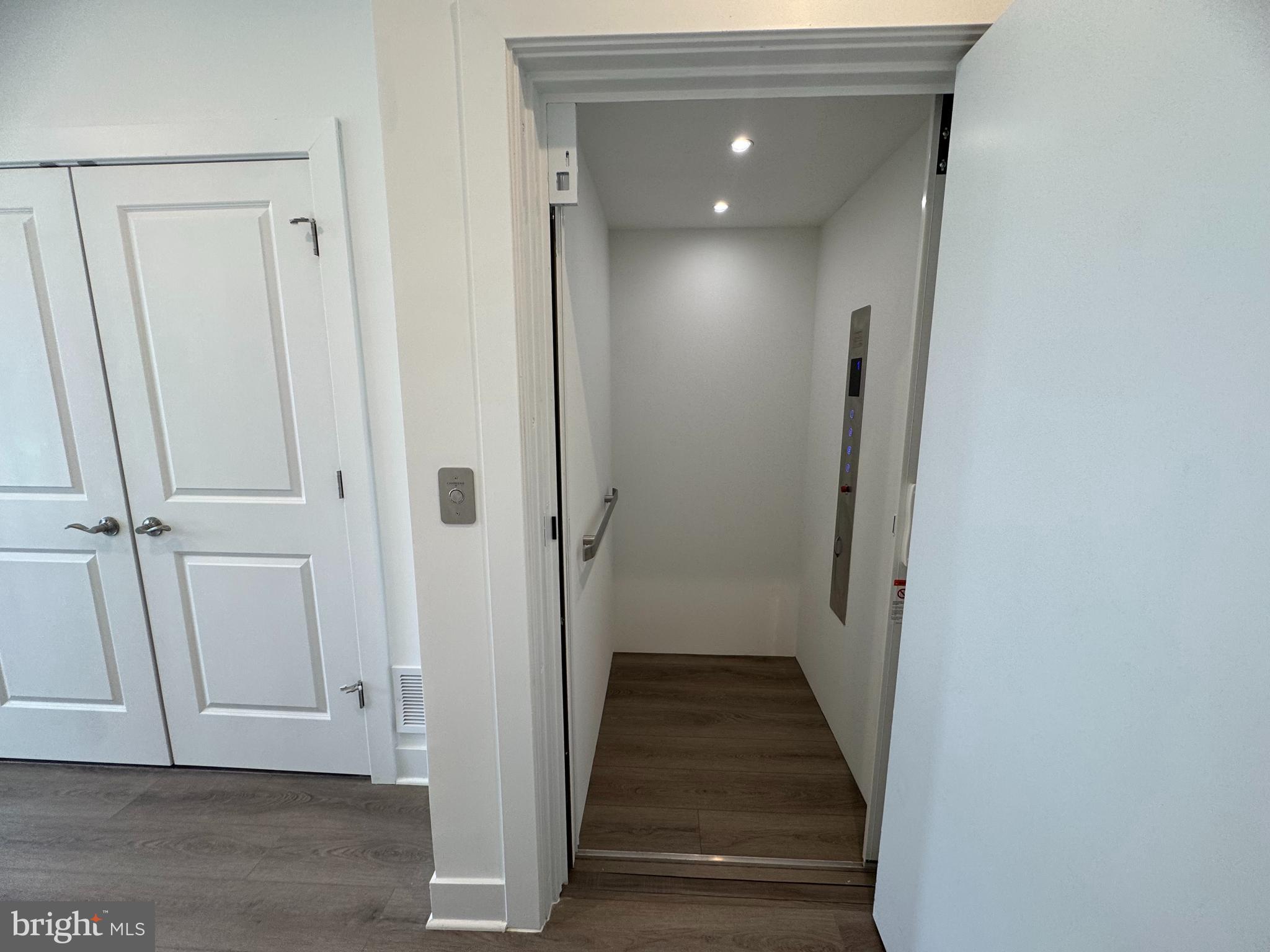 EMBREY MILL - Residential