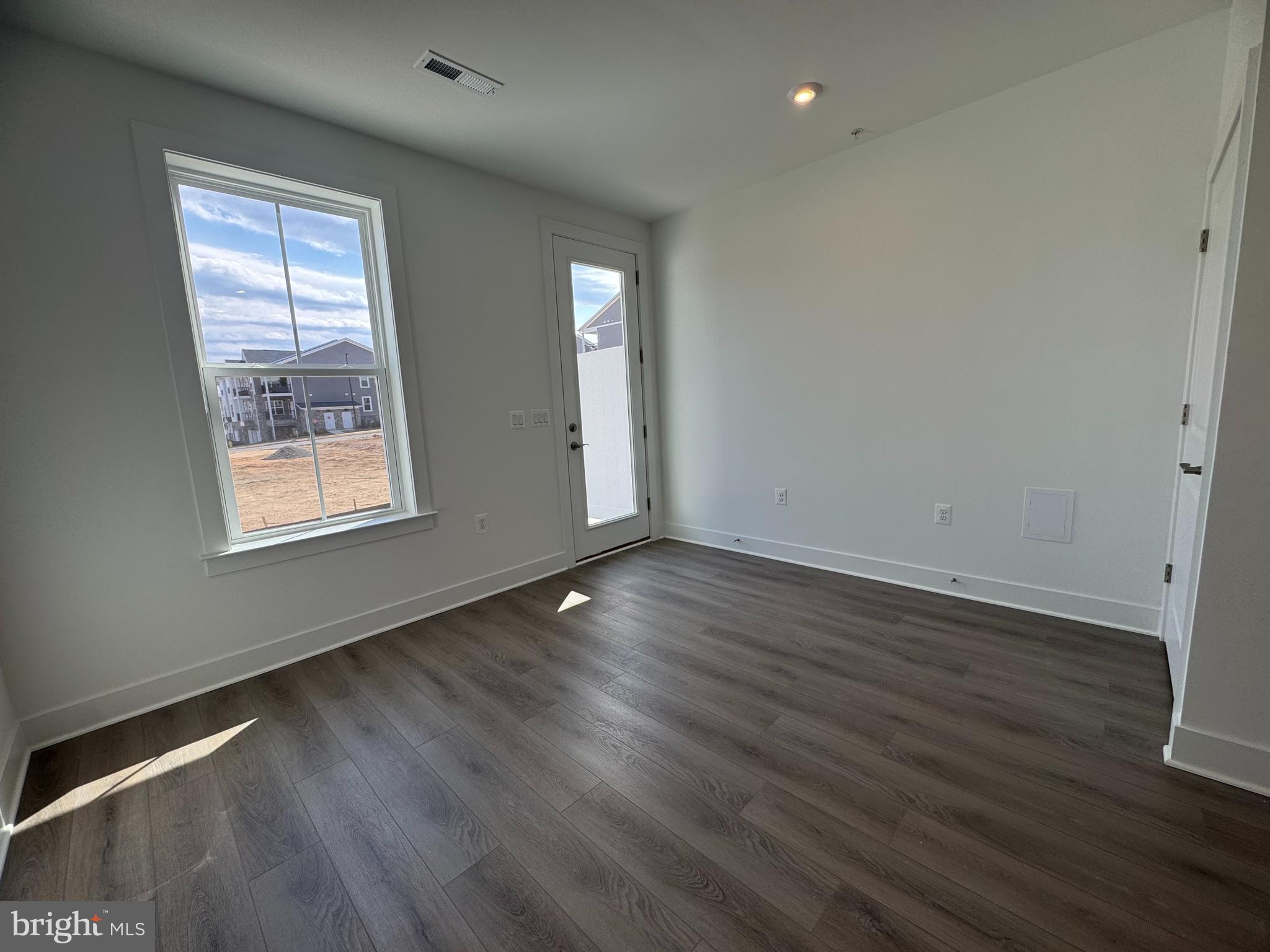 EMBREY MILL - Residential