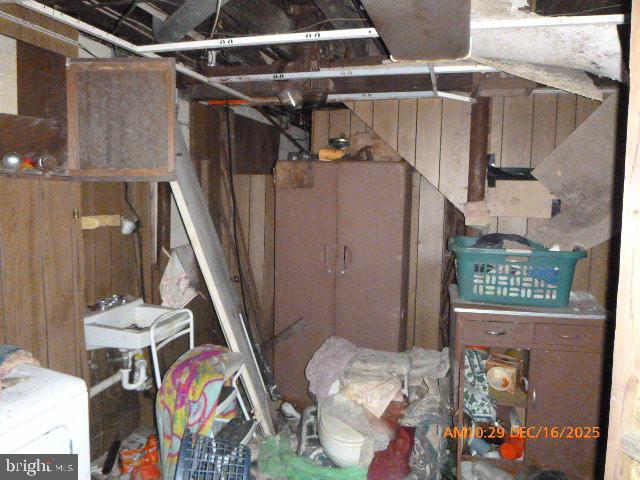 CAPITAL HILL HOMES - Residential