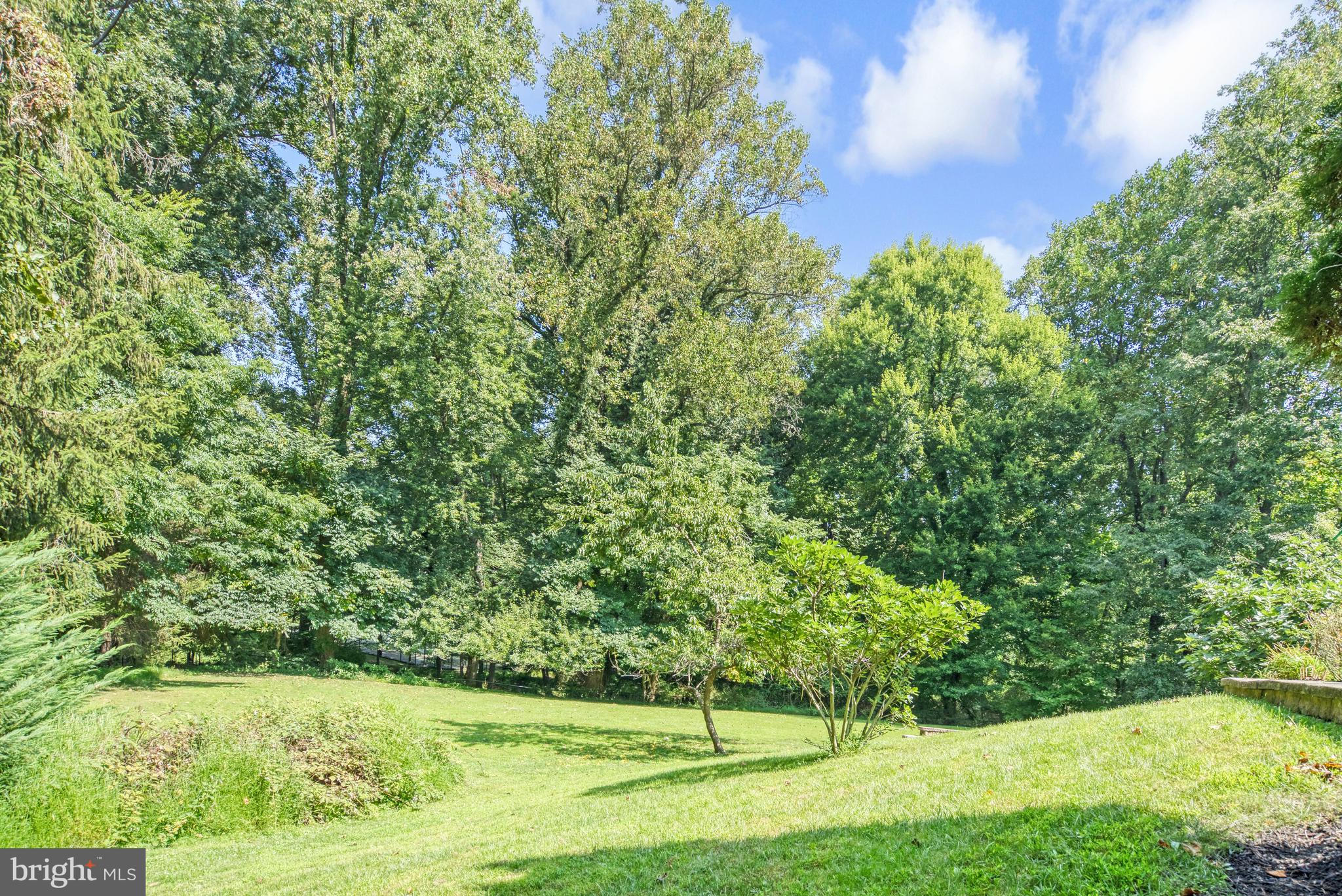 WOODSIDE ESTATES - Residential