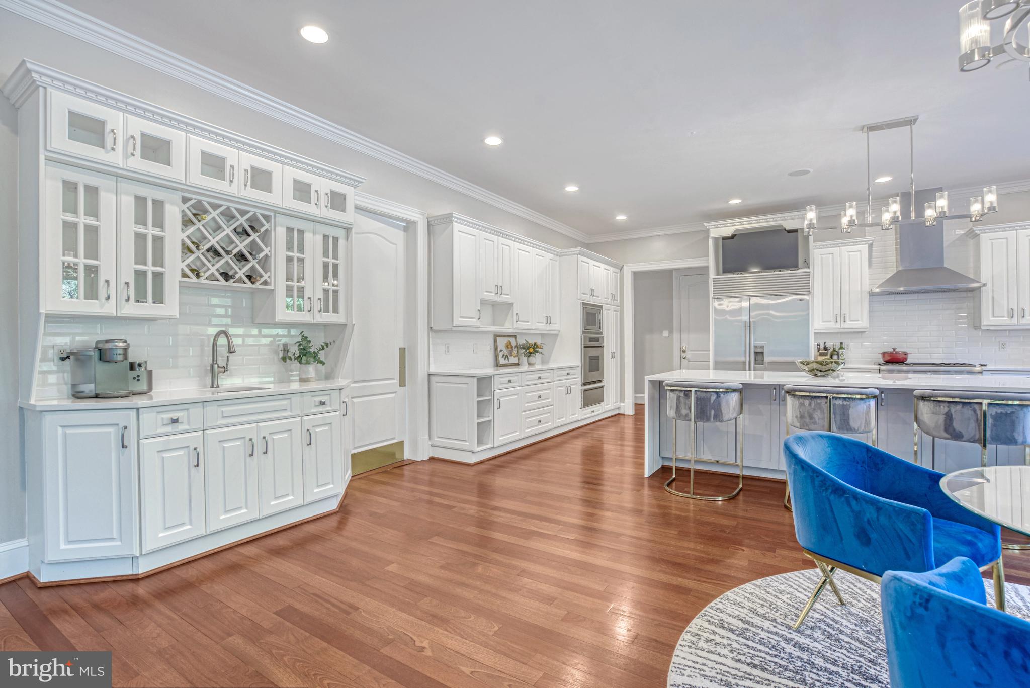 WOODSIDE ESTATES - Residential