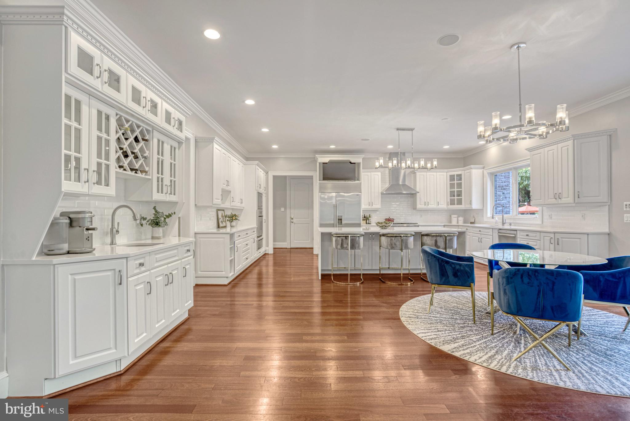 WOODSIDE ESTATES - Residential