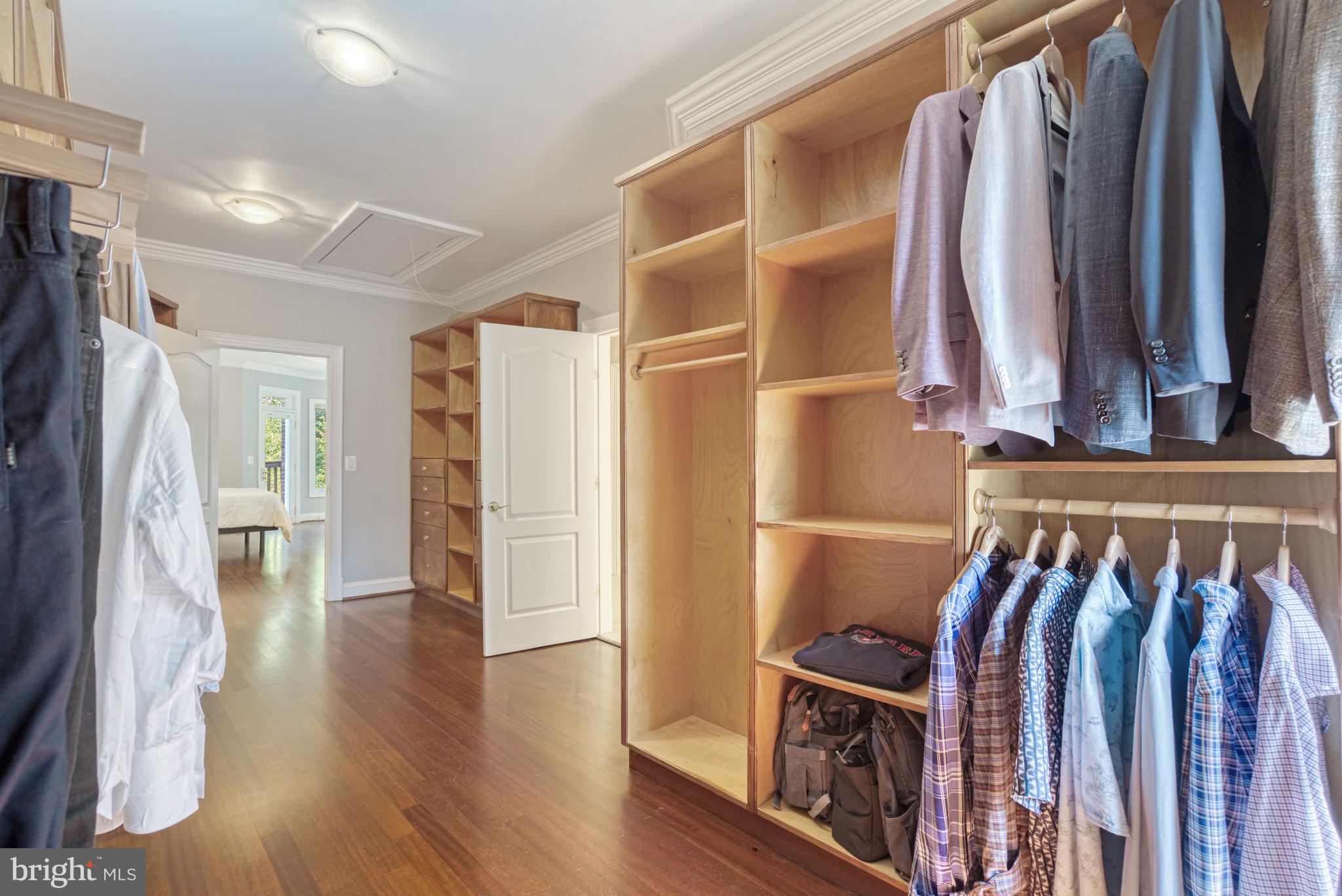 WOODSIDE ESTATES - Residential