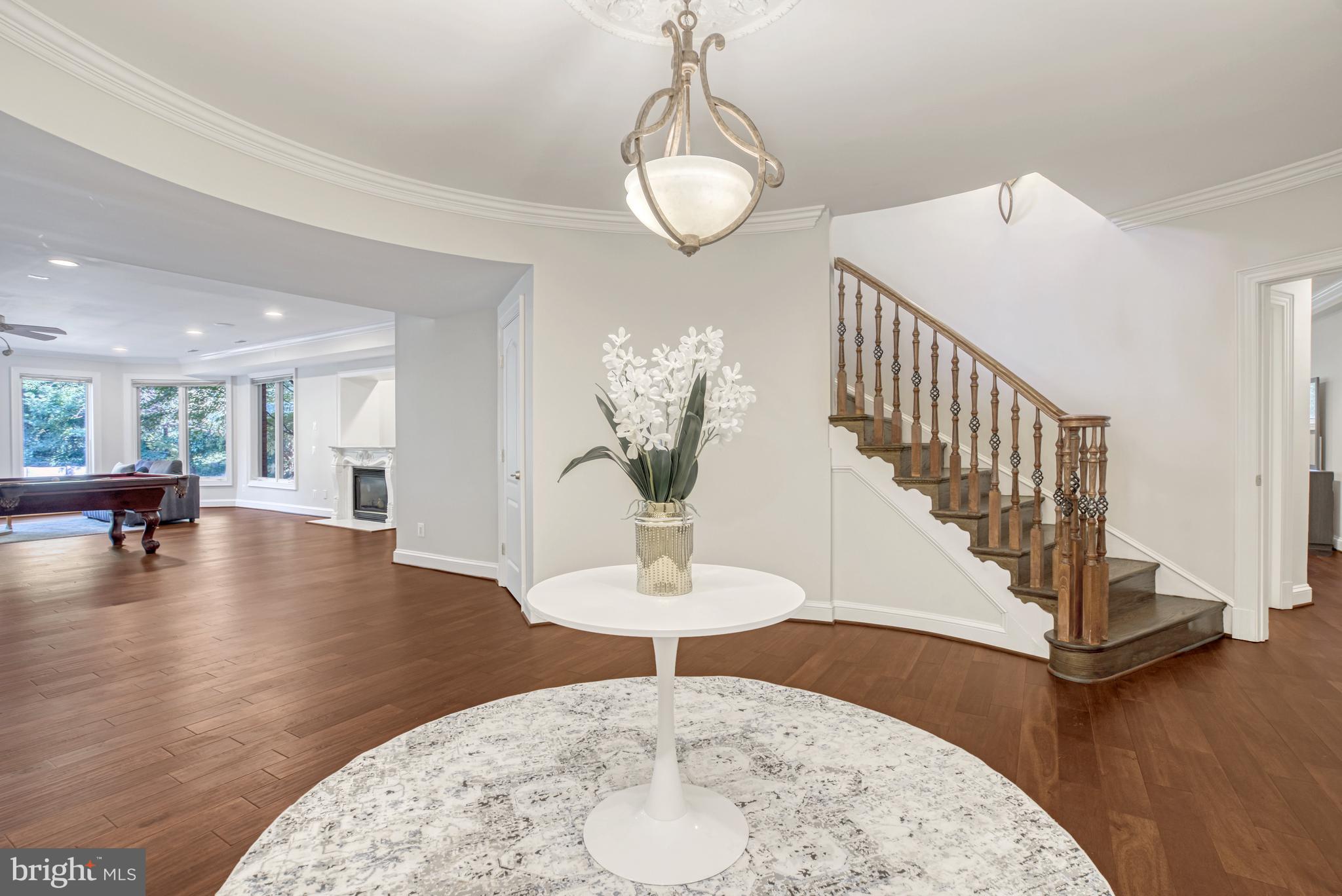 WOODSIDE ESTATES - Residential