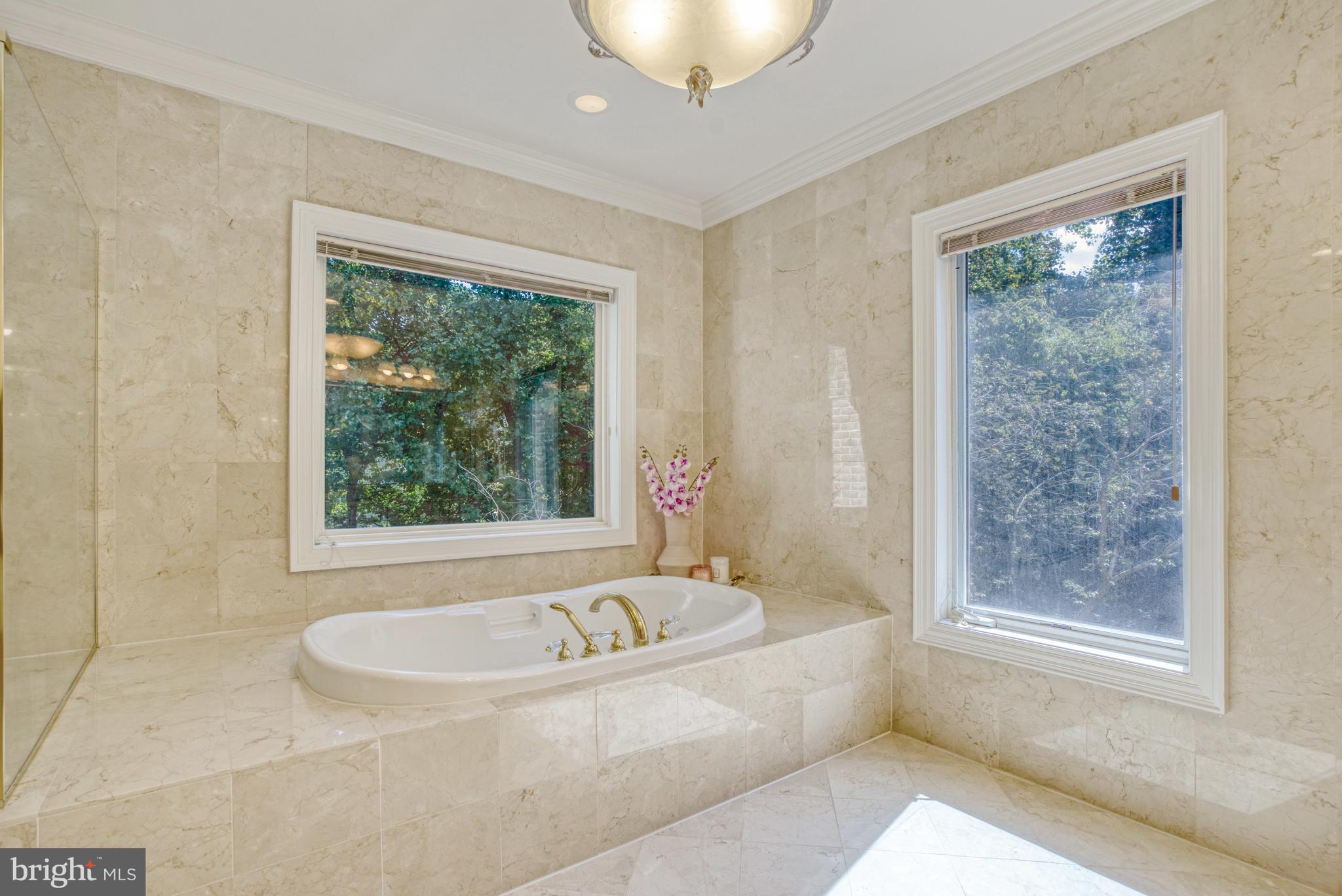 WOODSIDE ESTATES - Residential