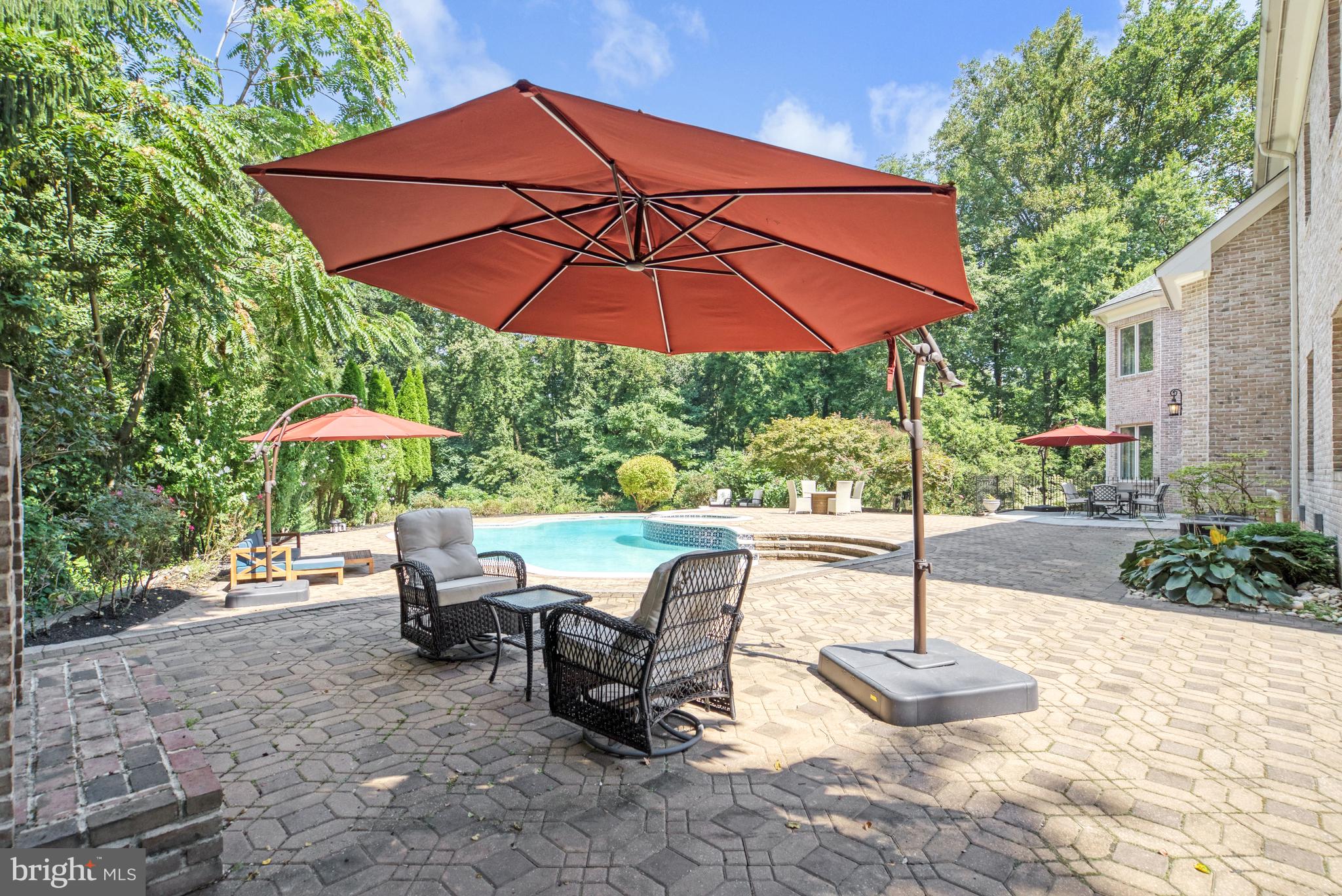 WOODSIDE ESTATES - Residential