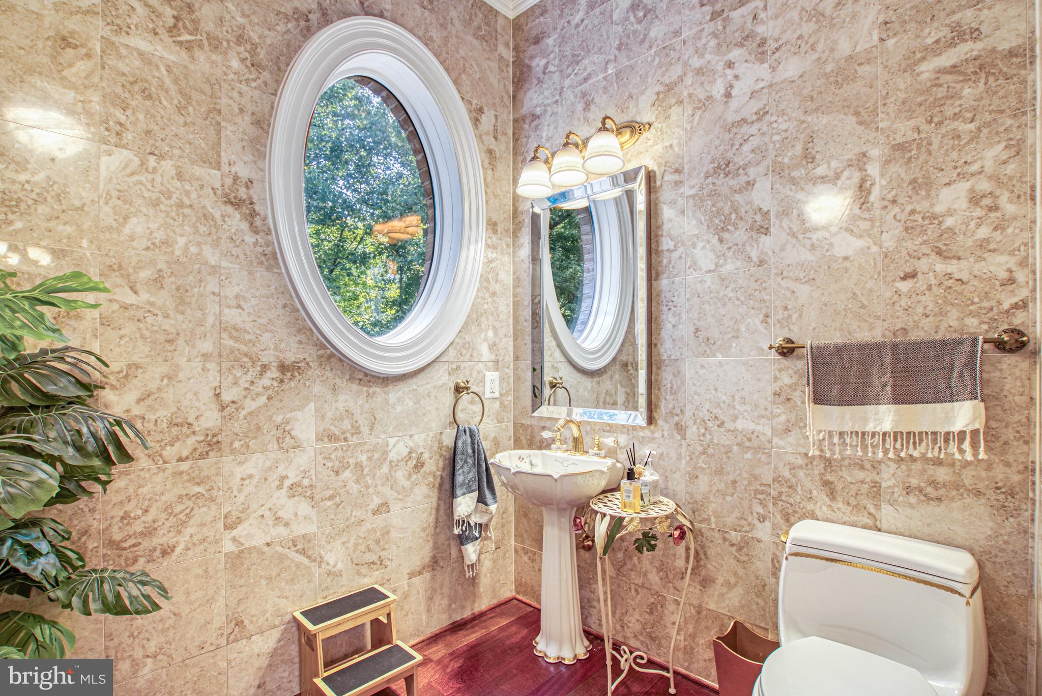 WOODSIDE ESTATES - Residential