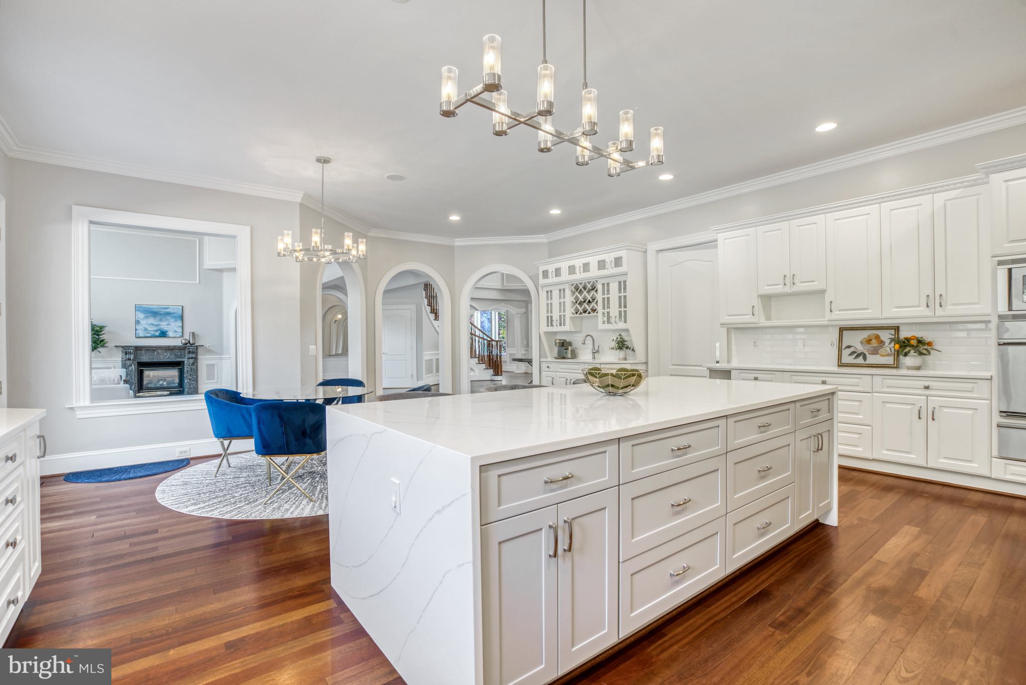 WOODSIDE ESTATES - Residential