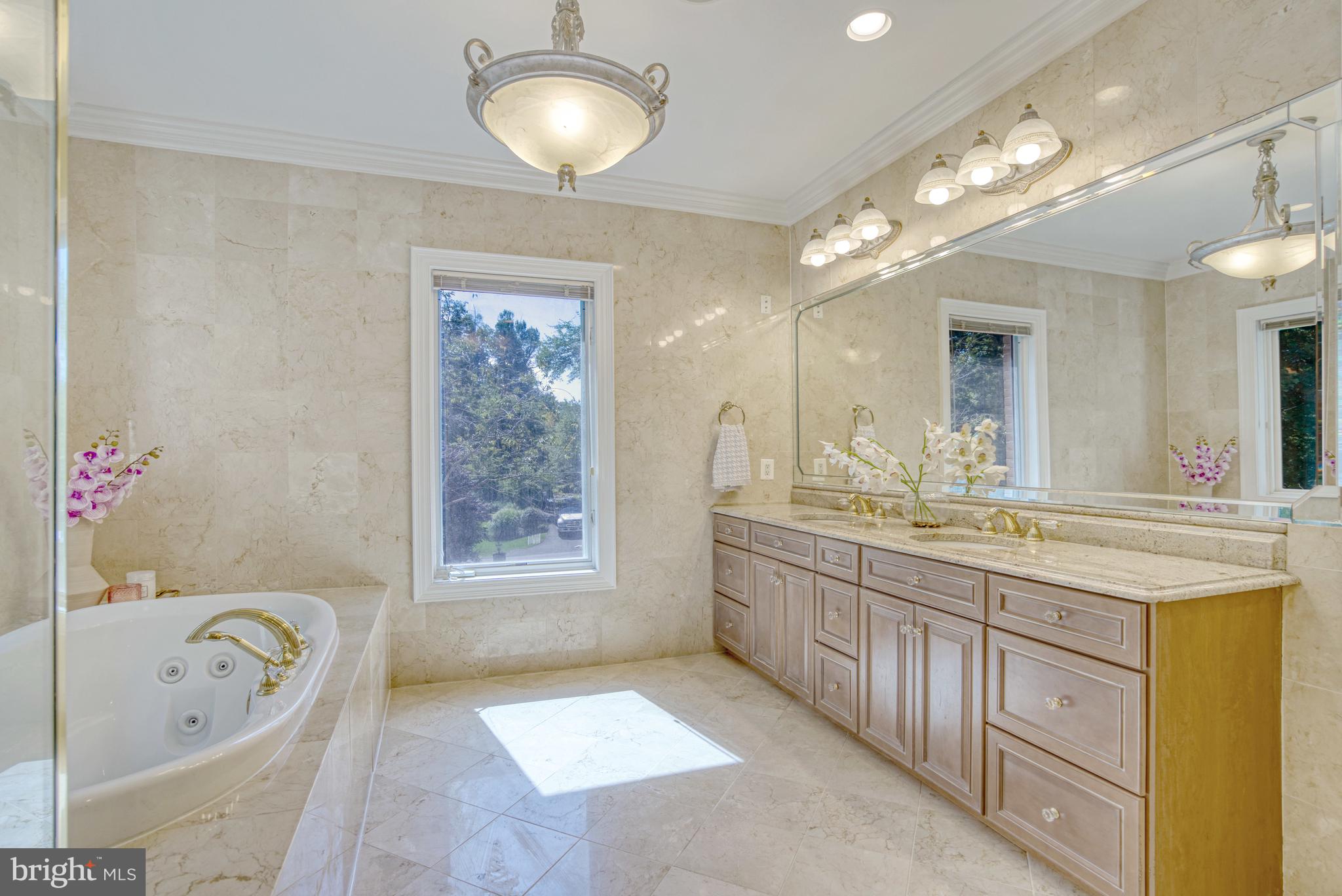 WOODSIDE ESTATES - Residential