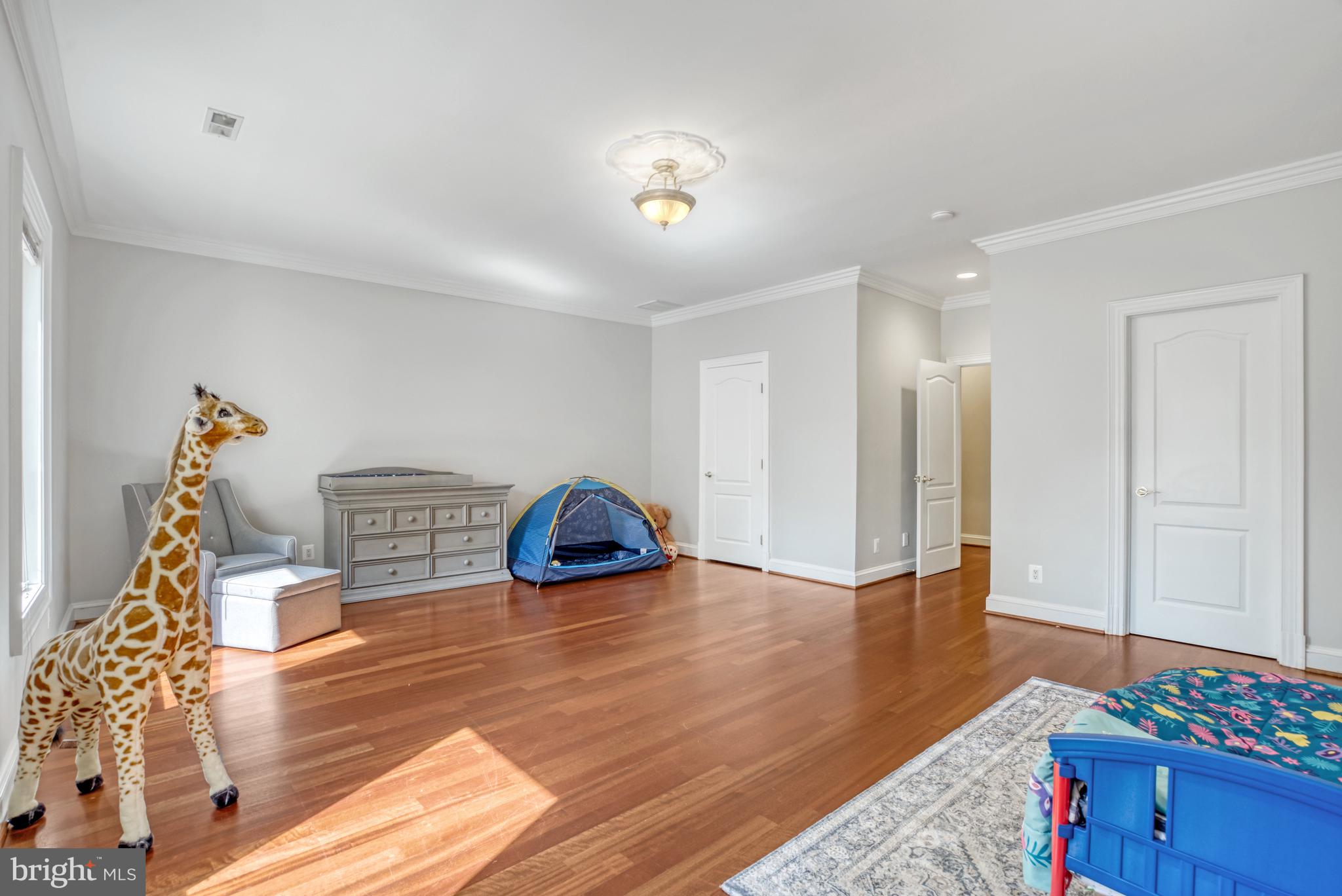 WOODSIDE ESTATES - Residential