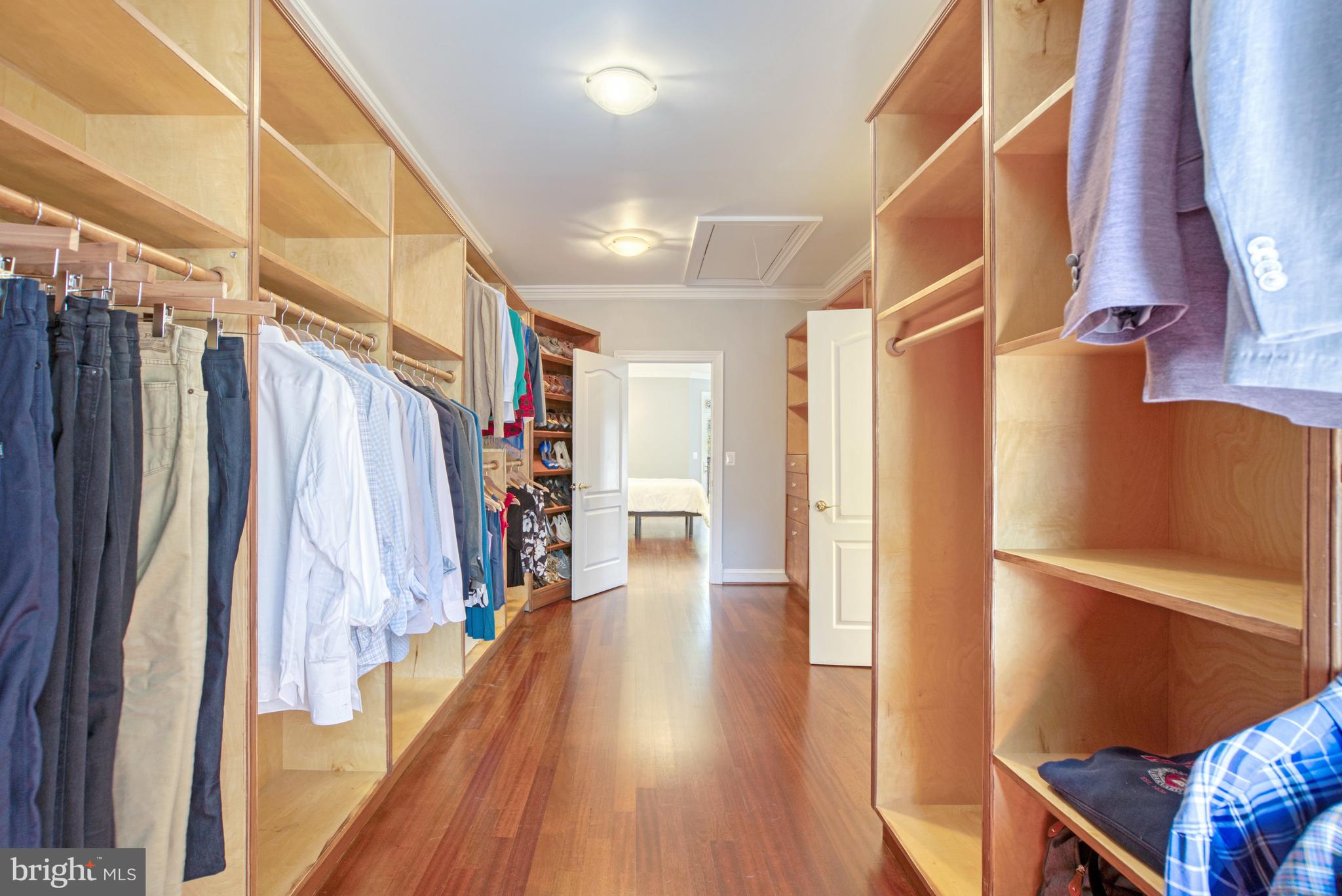 WOODSIDE ESTATES - Residential