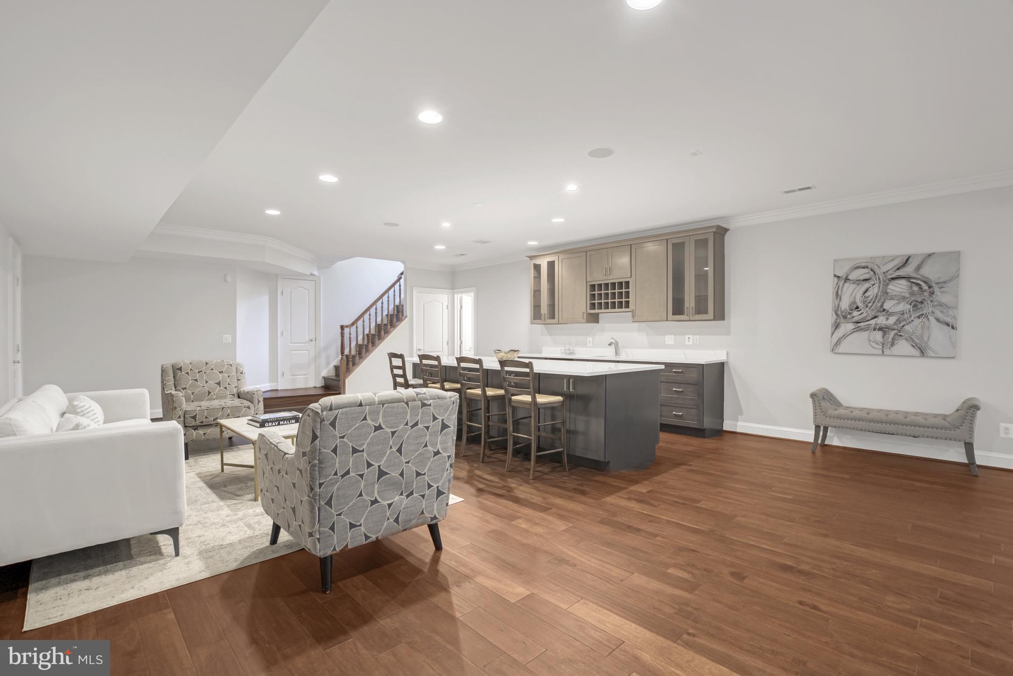 WOODSIDE ESTATES - Residential