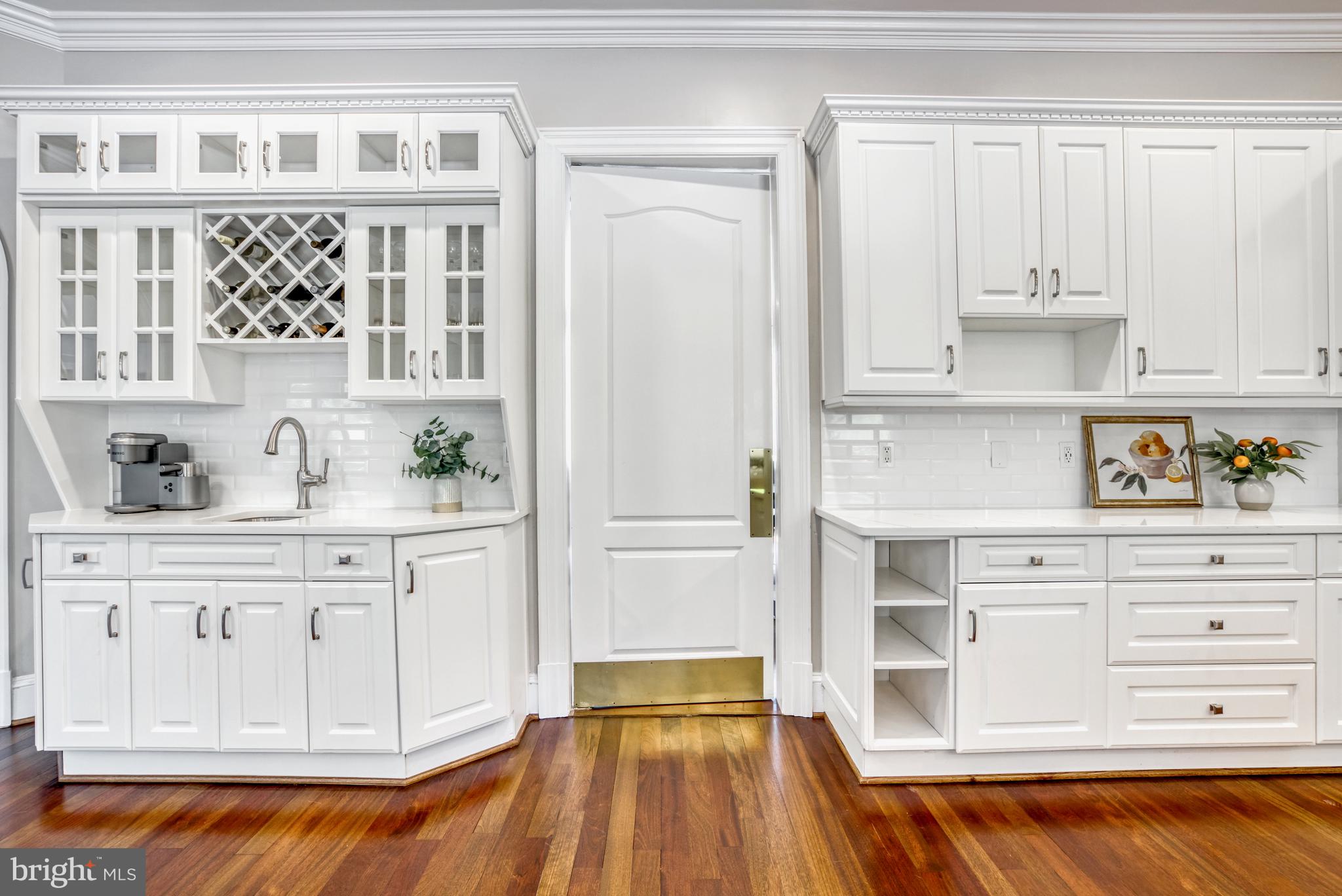 WOODSIDE ESTATES - Residential