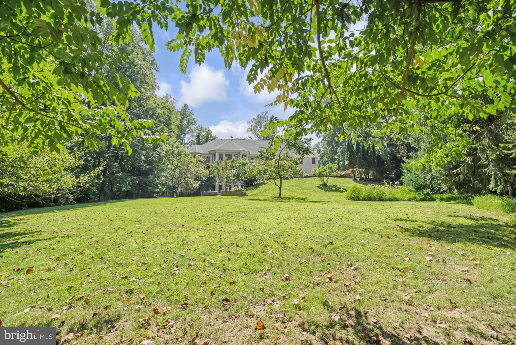 WOODSIDE ESTATES - Residential