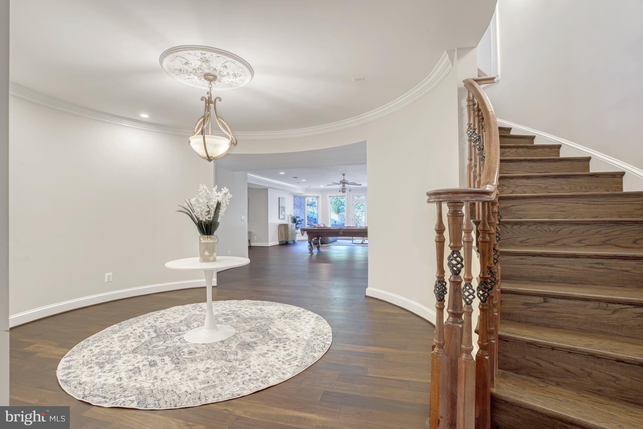 WOODSIDE ESTATES - Residential