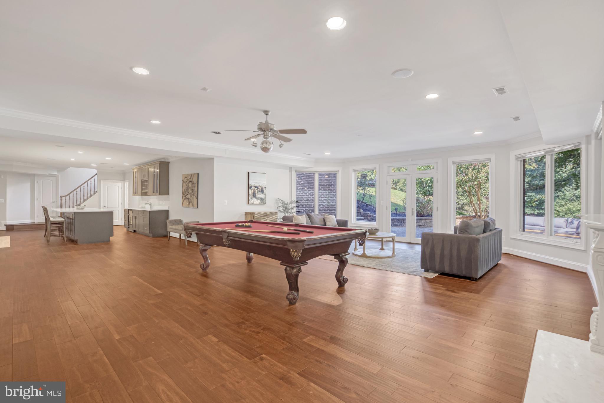 WOODSIDE ESTATES - Residential