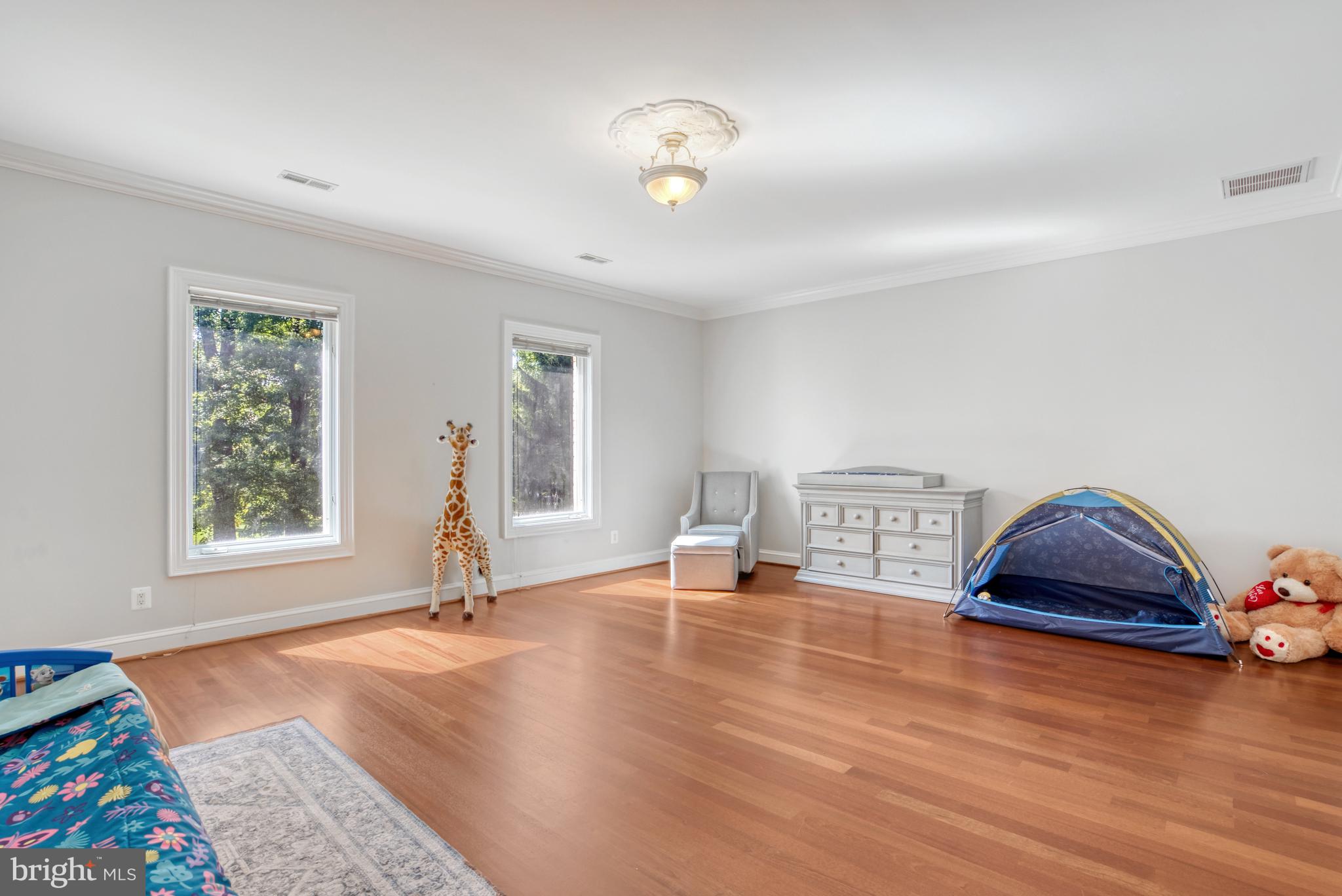 WOODSIDE ESTATES - Residential